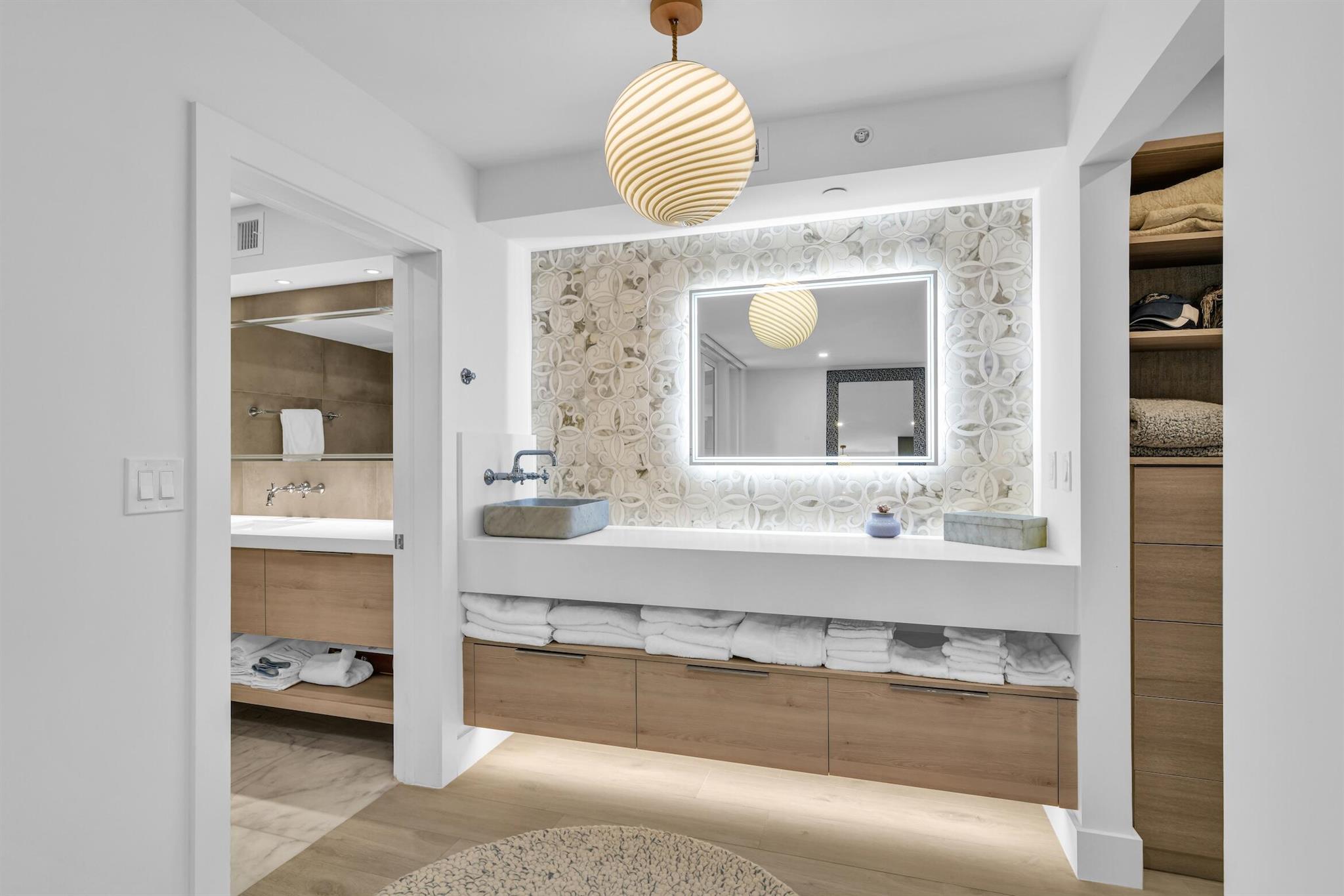 100 SE 5th Avenue 106