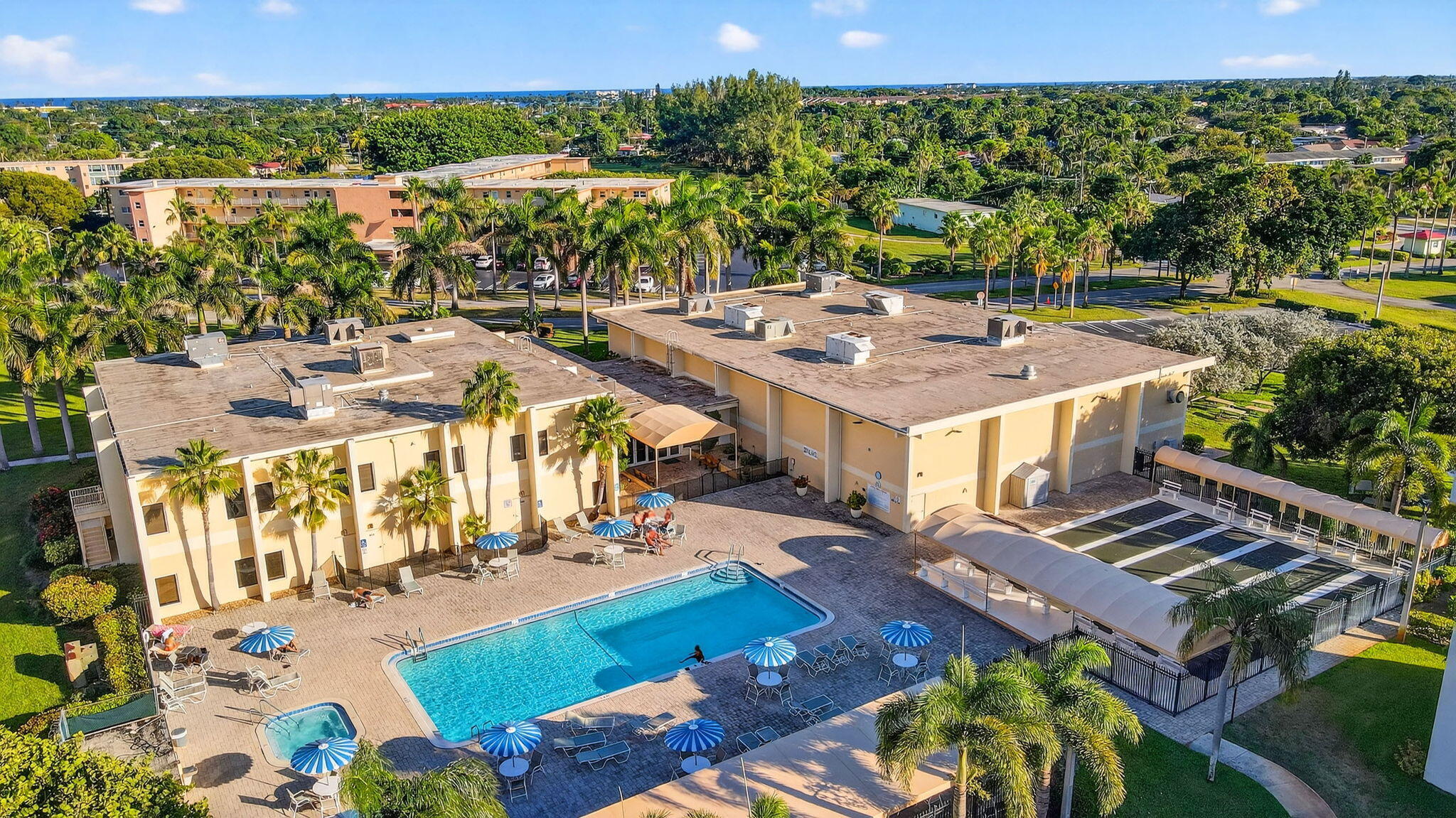 2400 NE 1st Lane 102