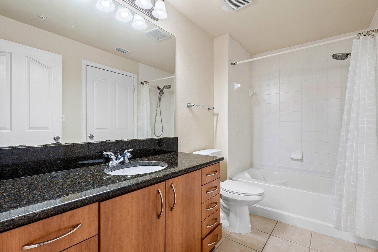 250 NE 3rd Avenue 1-205