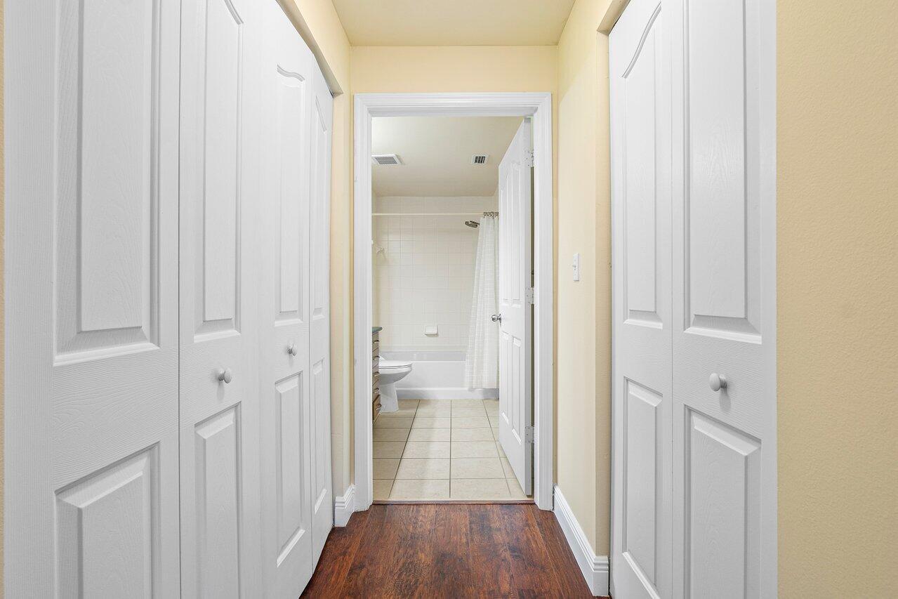 250 NE 3rd Avenue 1-205