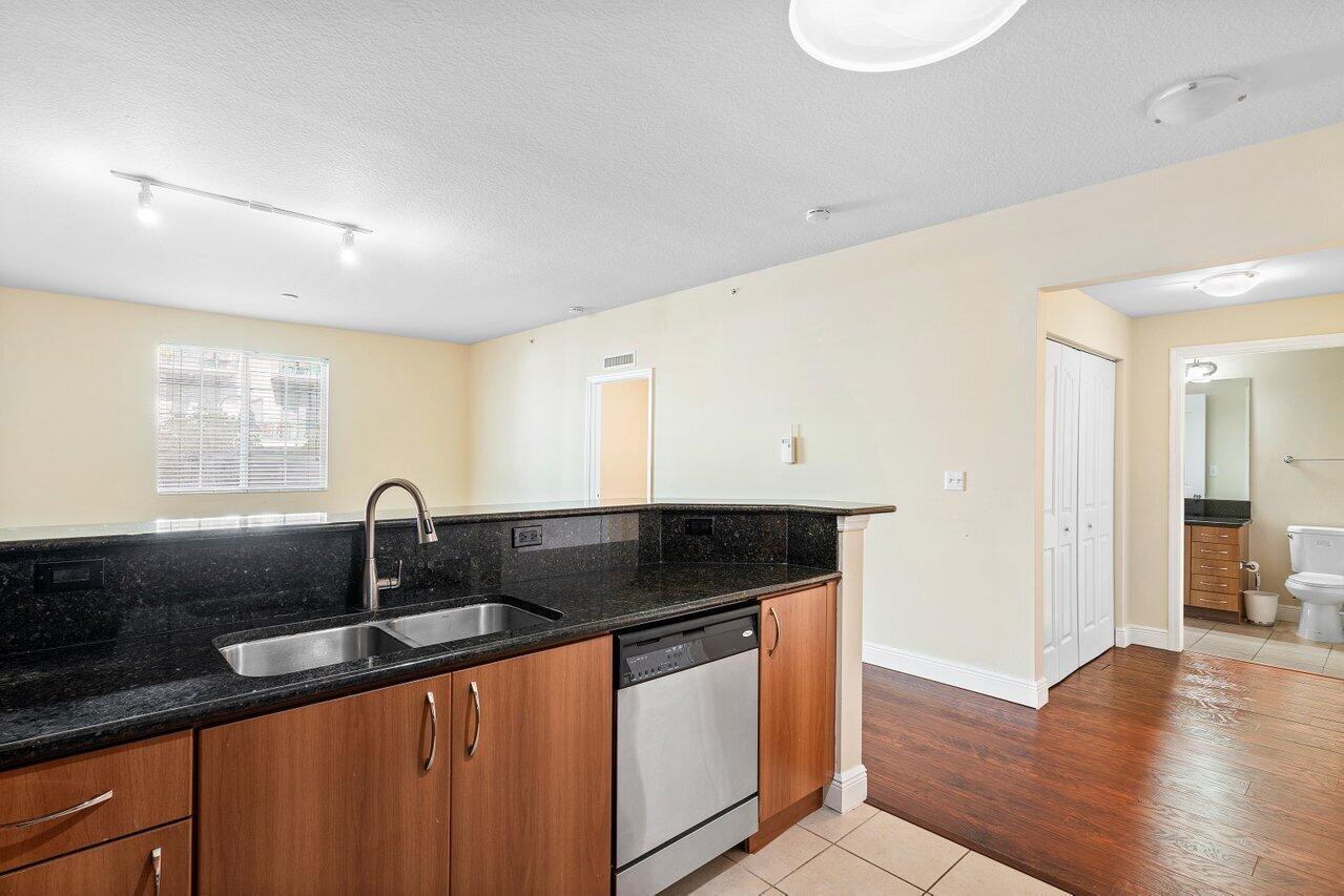 250 NE 3rd Avenue 1-205