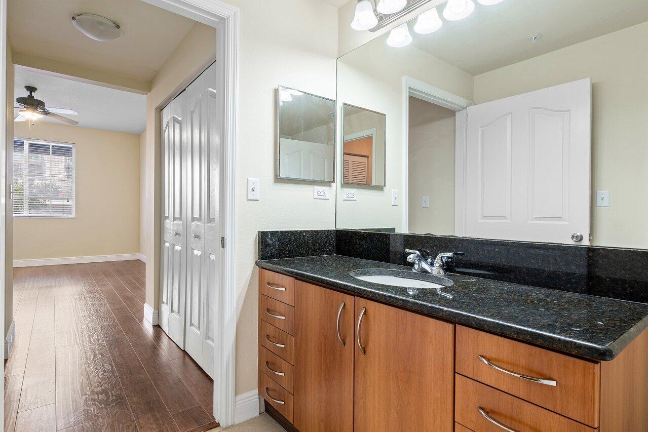 250 NE 3rd Avenue 1-205