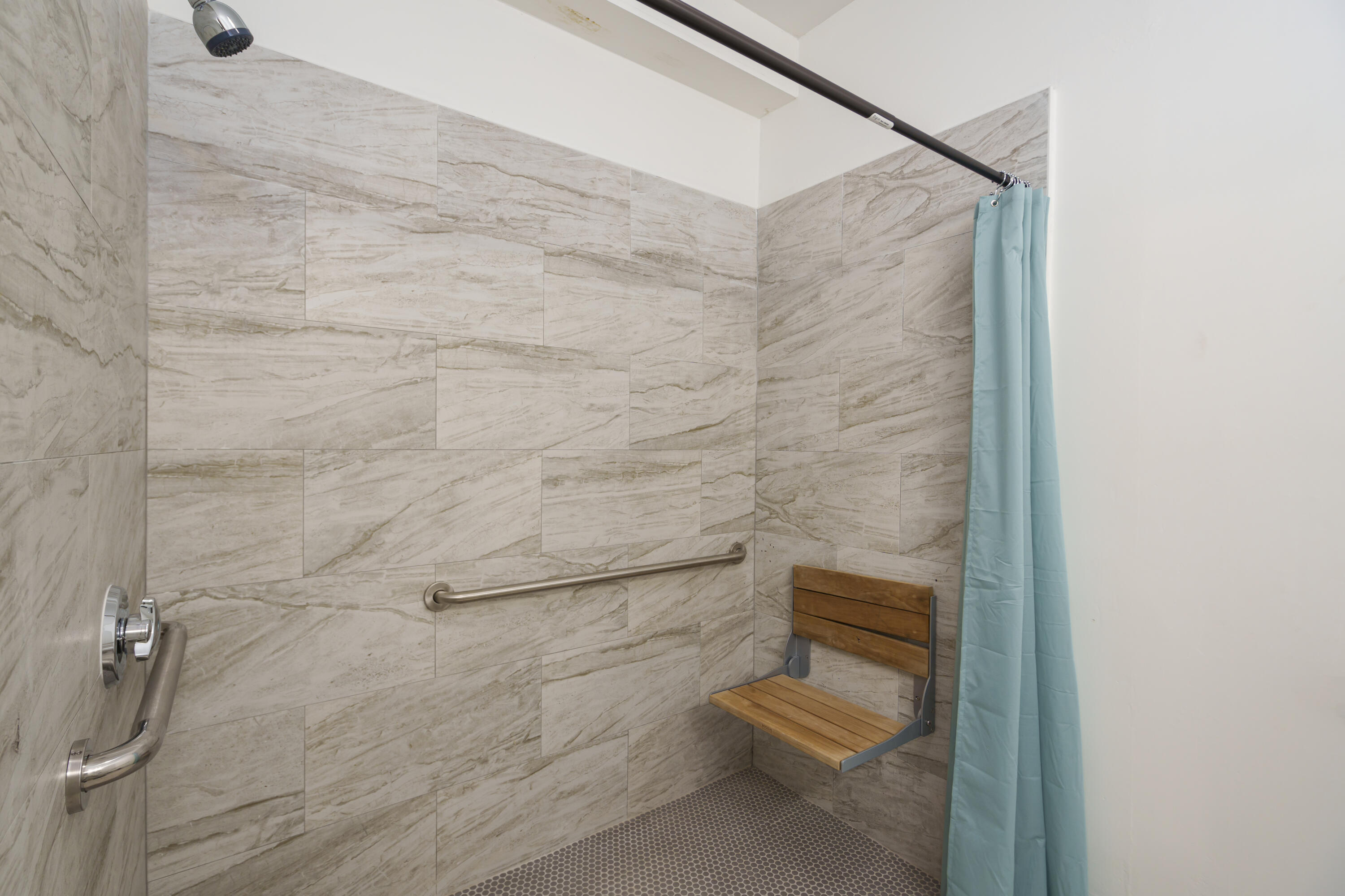 1020 N Riverside Drive 2