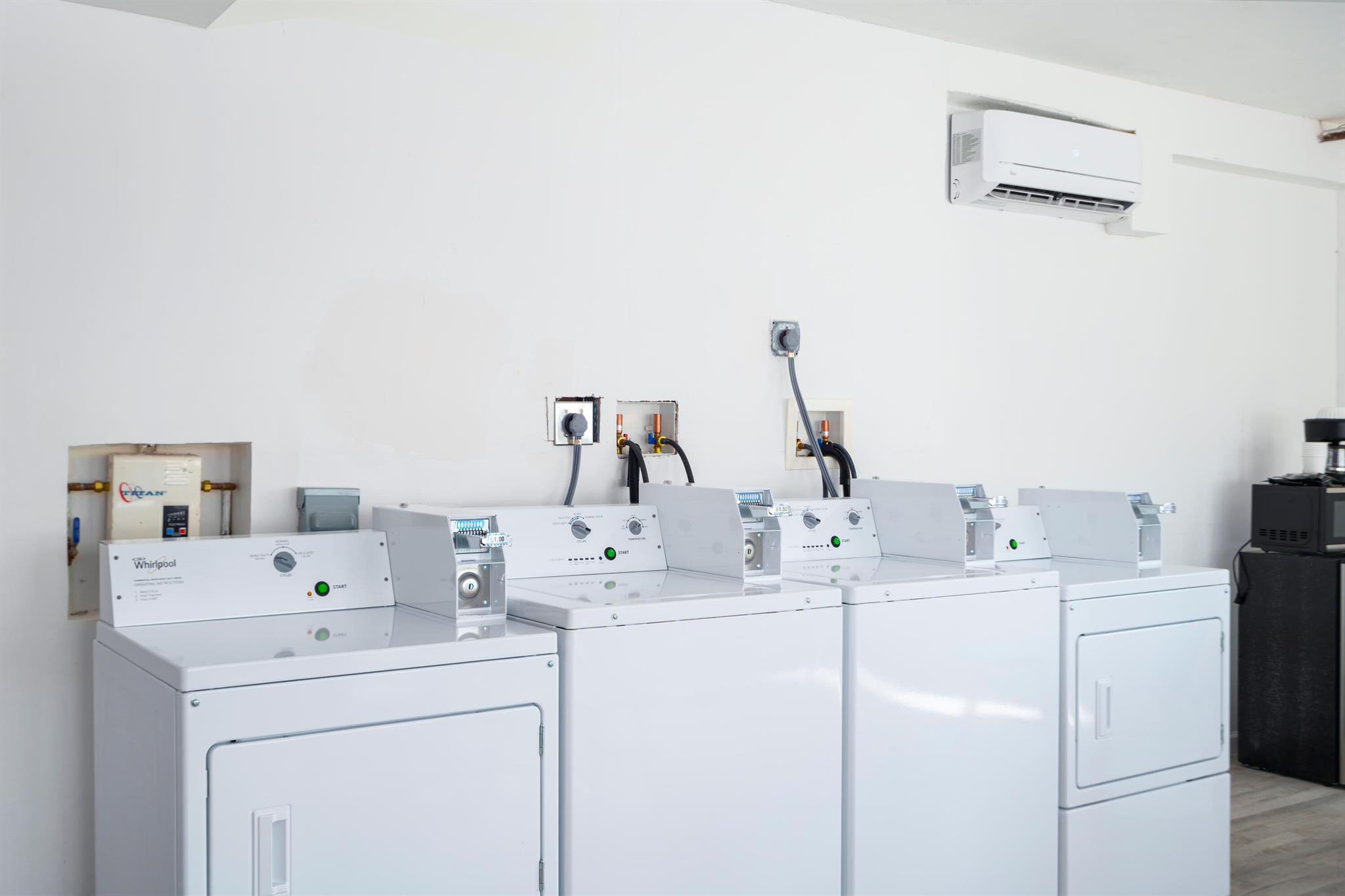 1020 N Riverside Drive 4