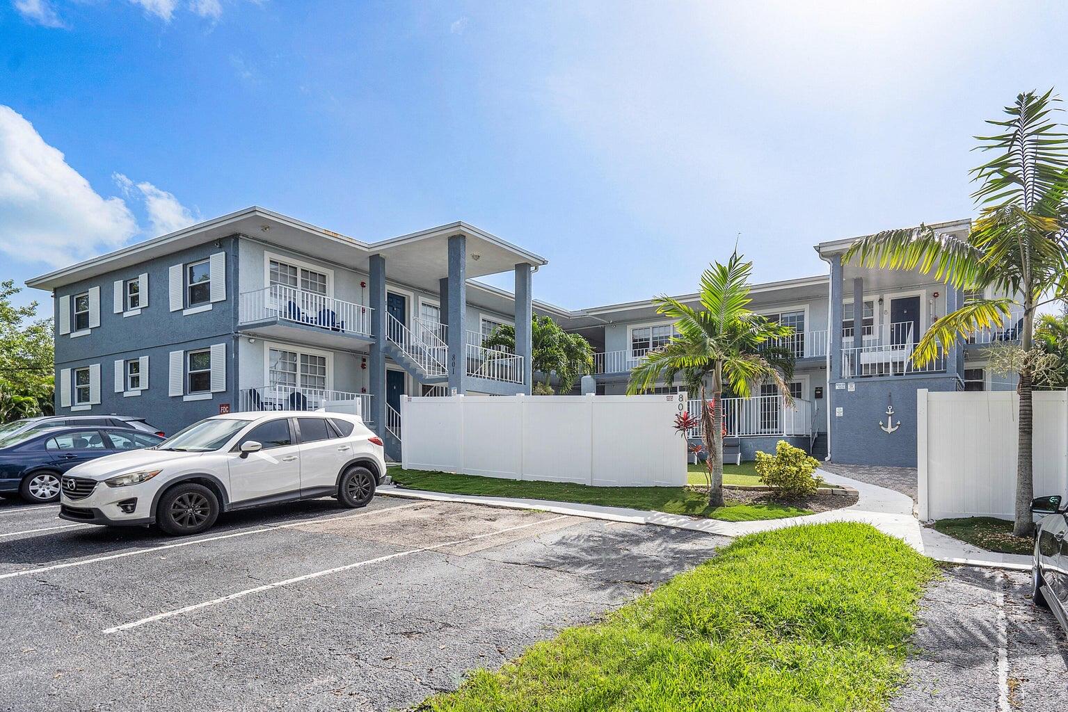 801 Andrews Avenue 4