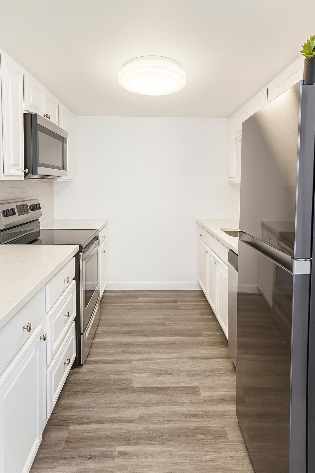 801 Andrews Avenue 4