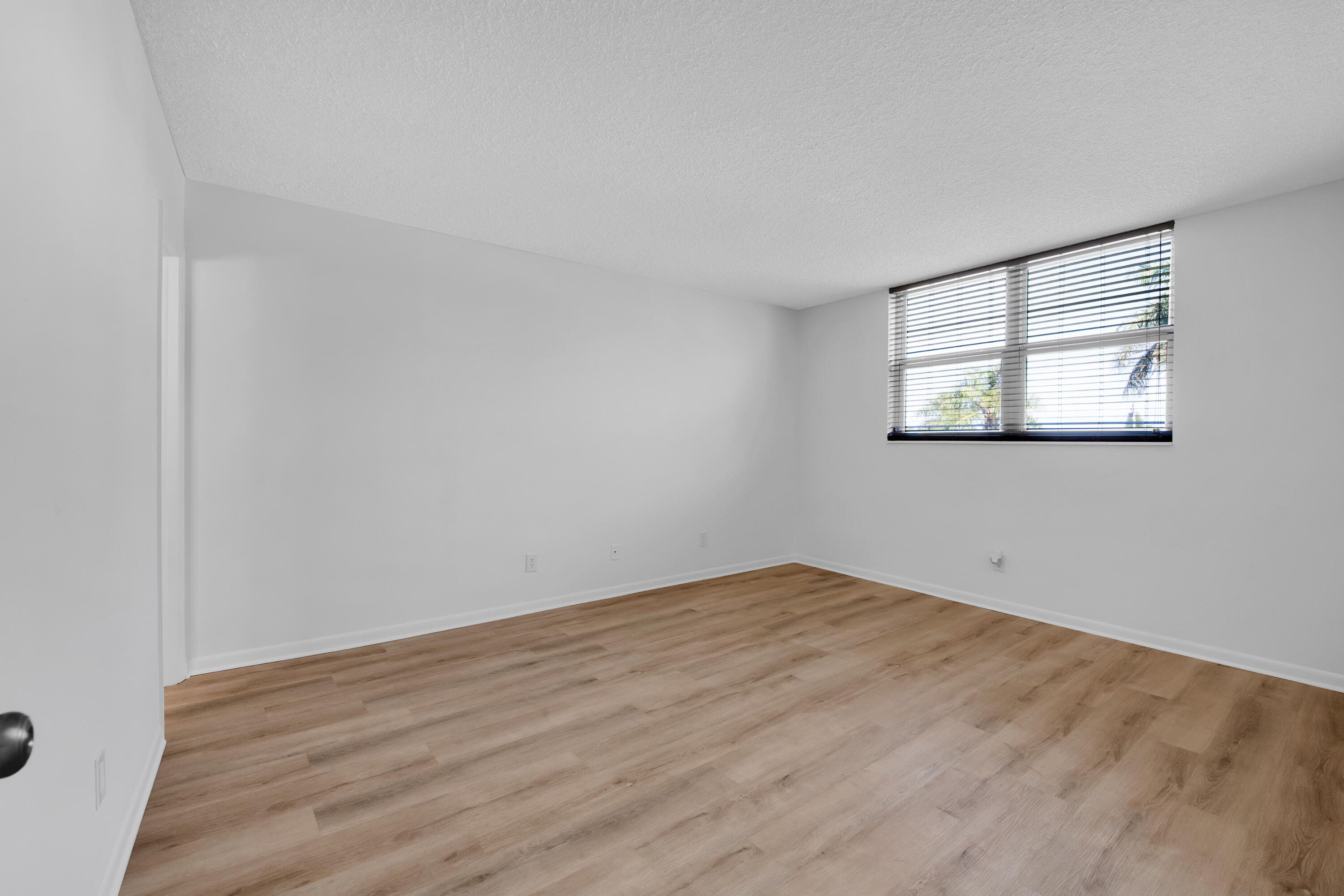 2731 NE 14th St Causeway 314