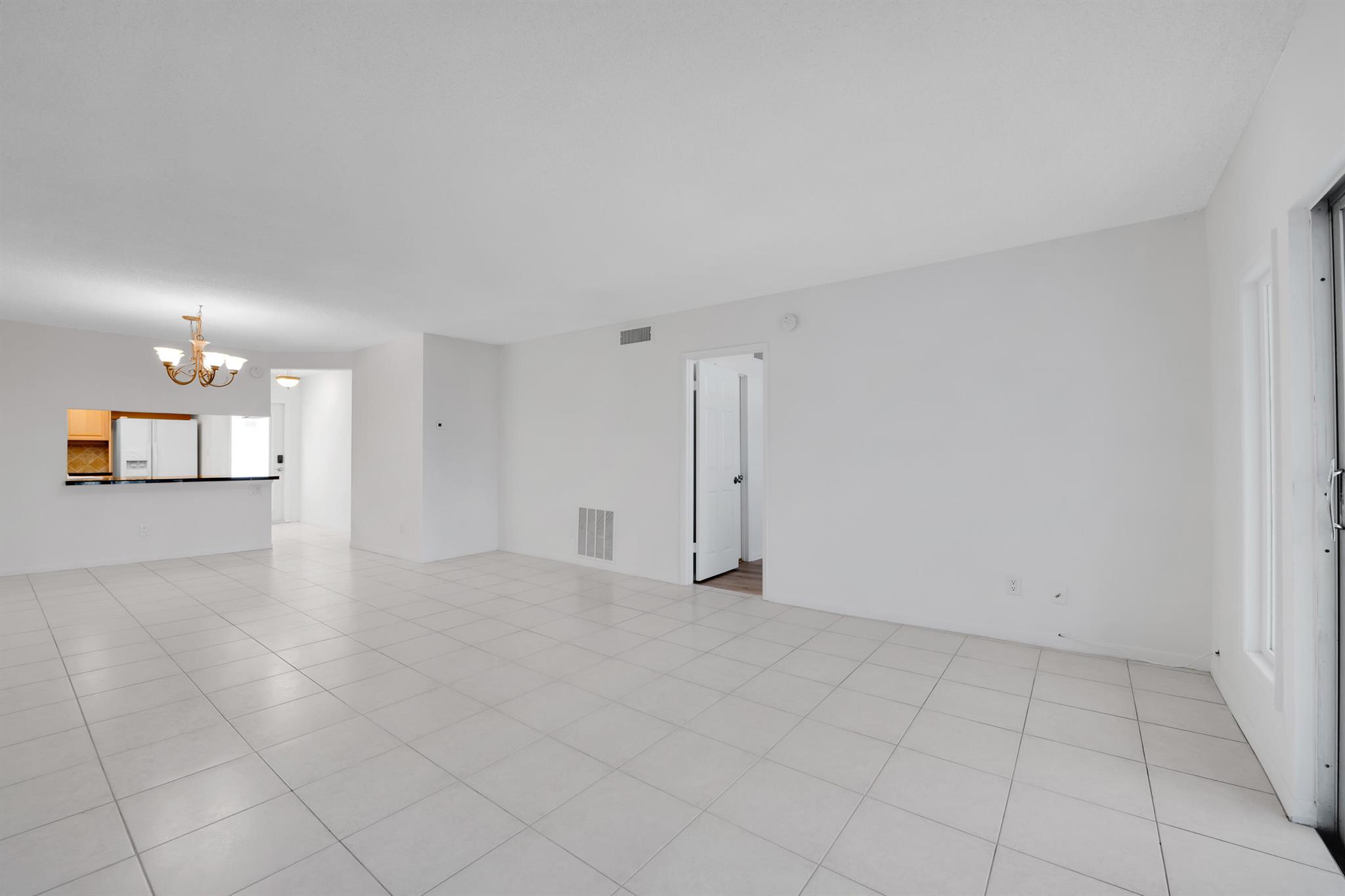 2731 NE 14th St Causeway 314