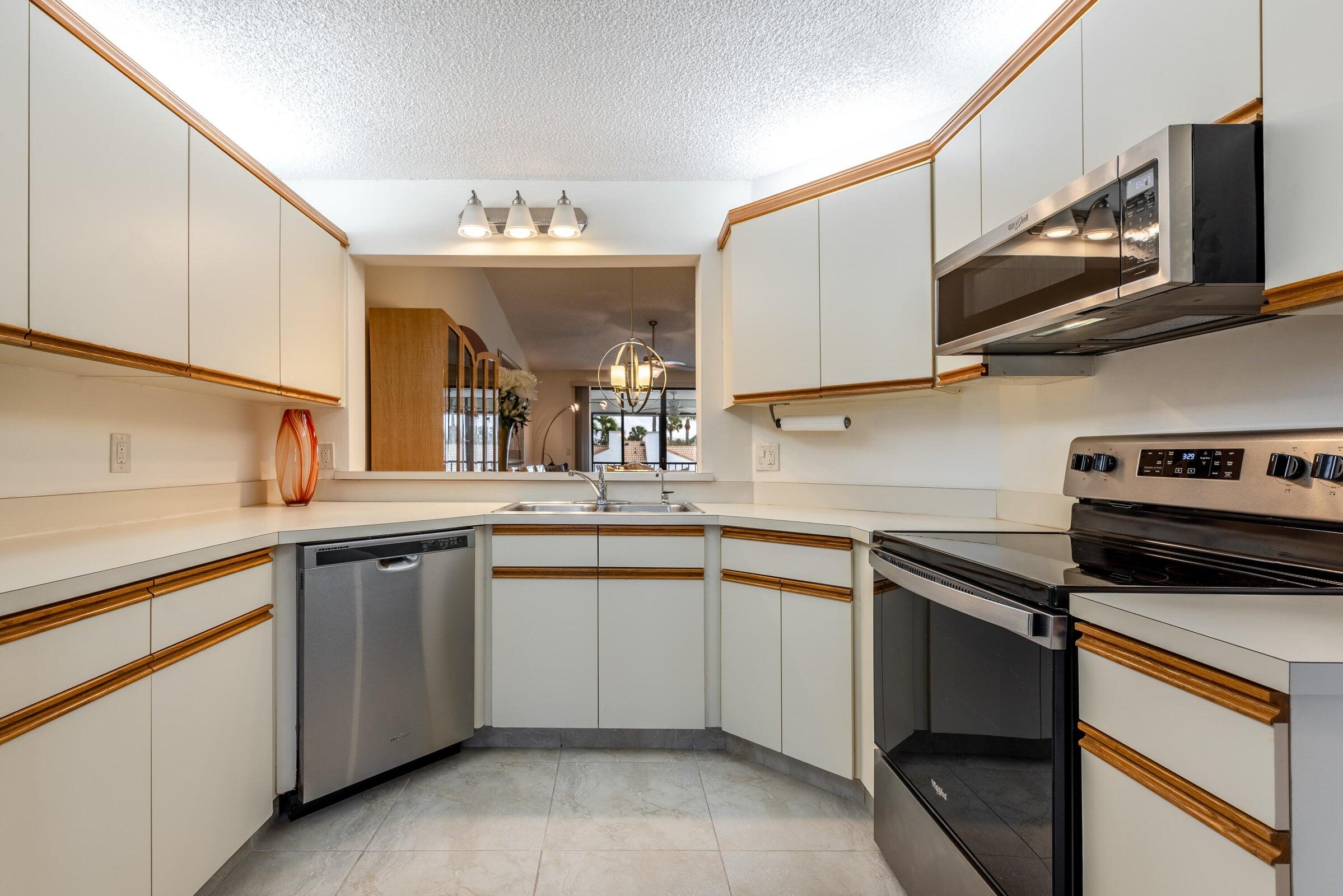7485 Glendevon Lane 1107