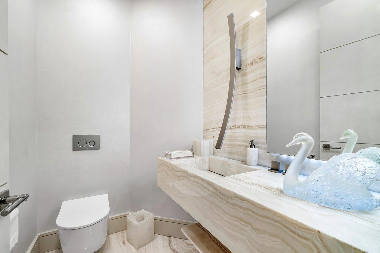 3506 NW Clubside Circle