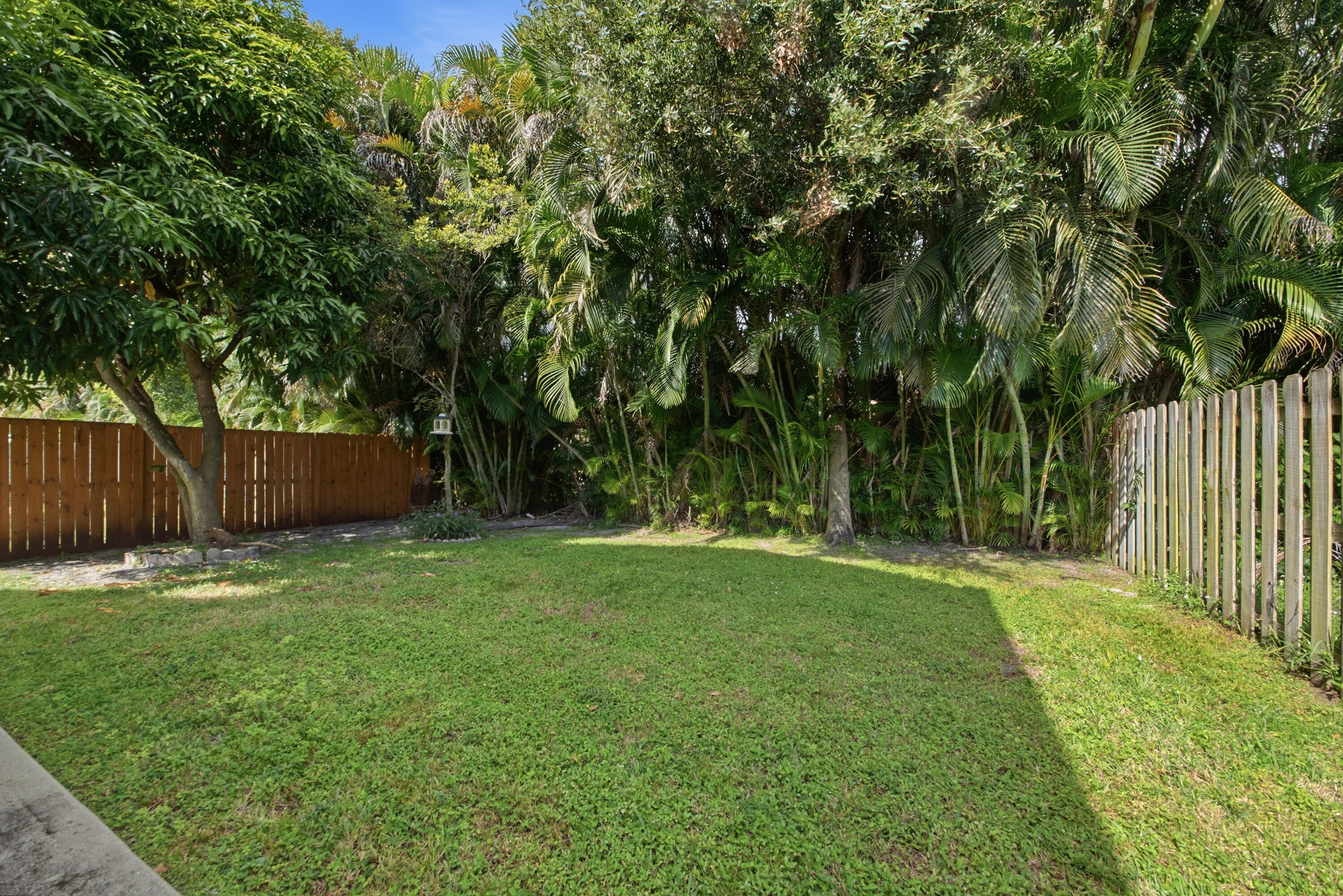 8021 Stirrup Cay Court