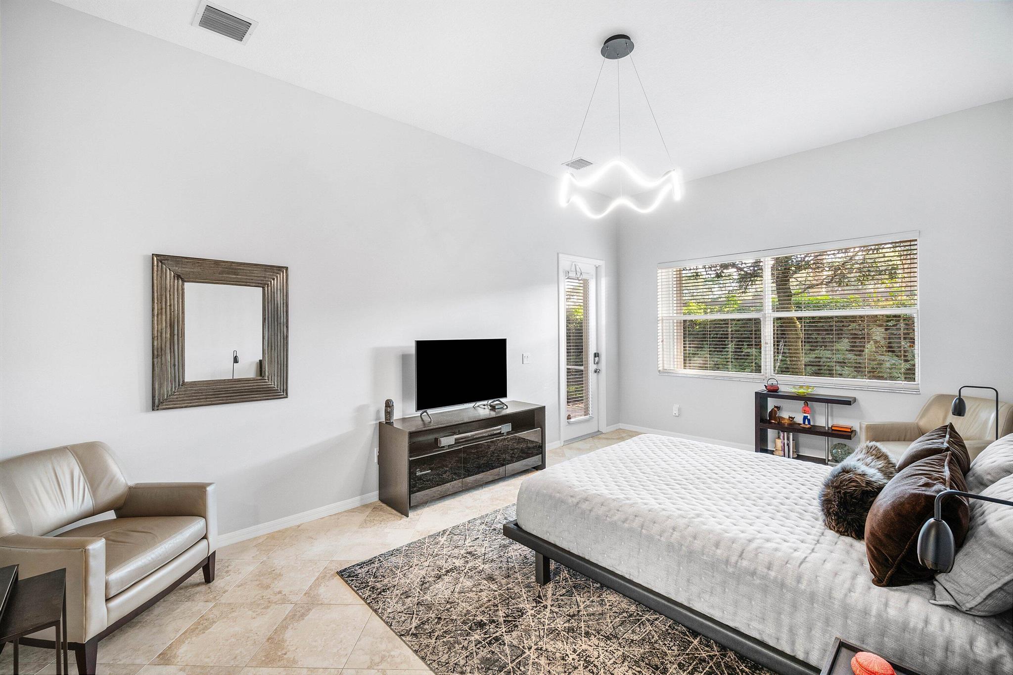 7880 New Holland Way