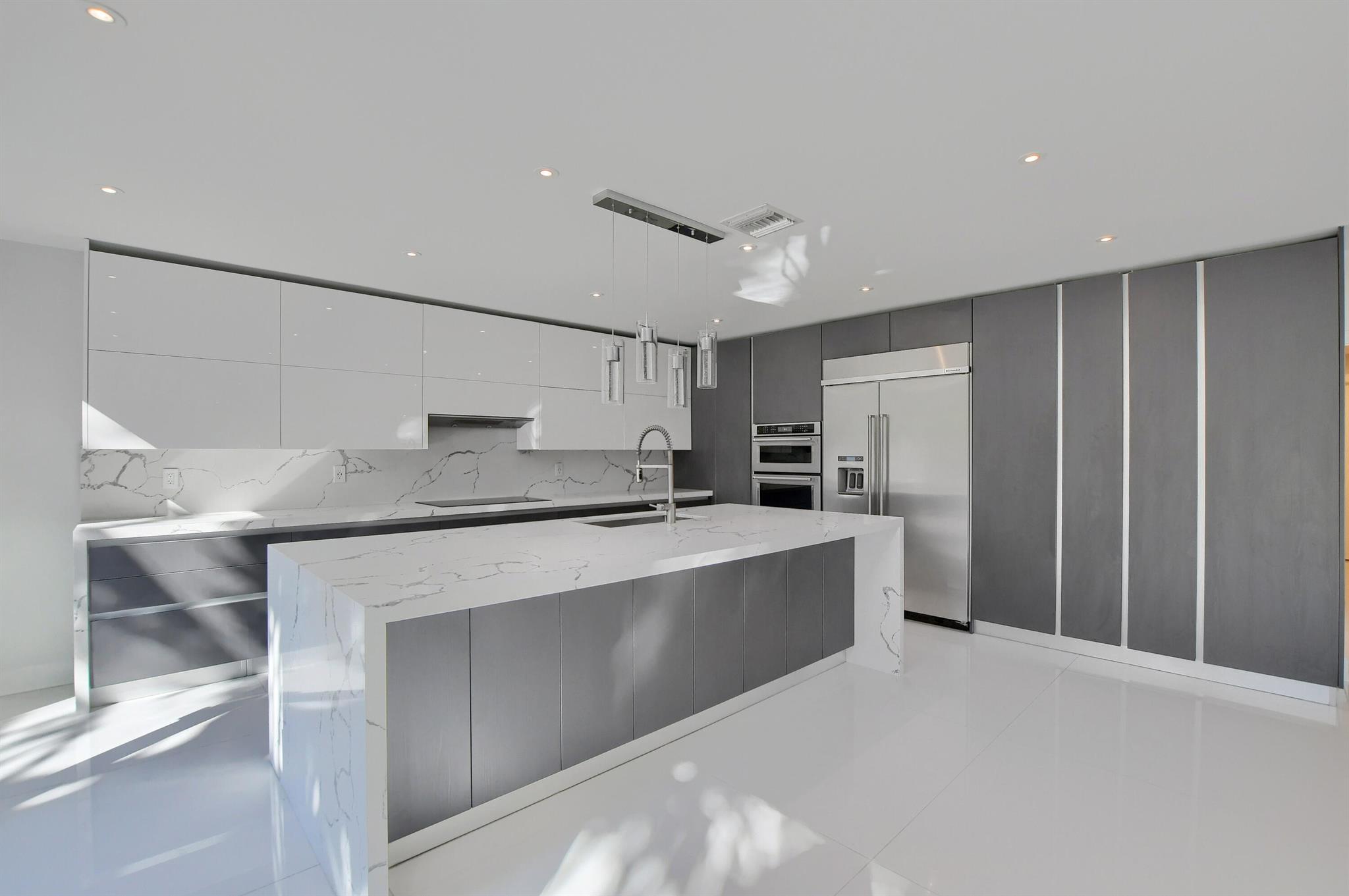 23352 Lago Mar Circle