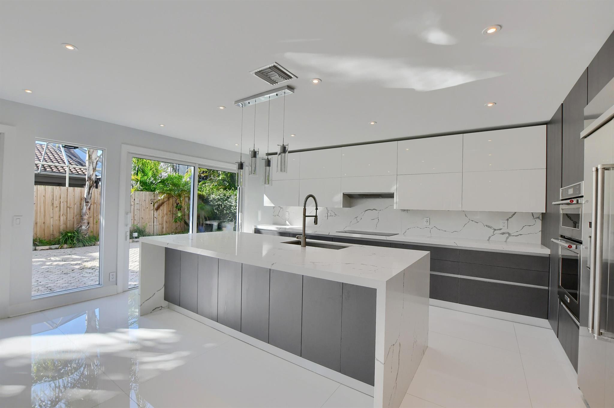 23352 Lago Mar Circle