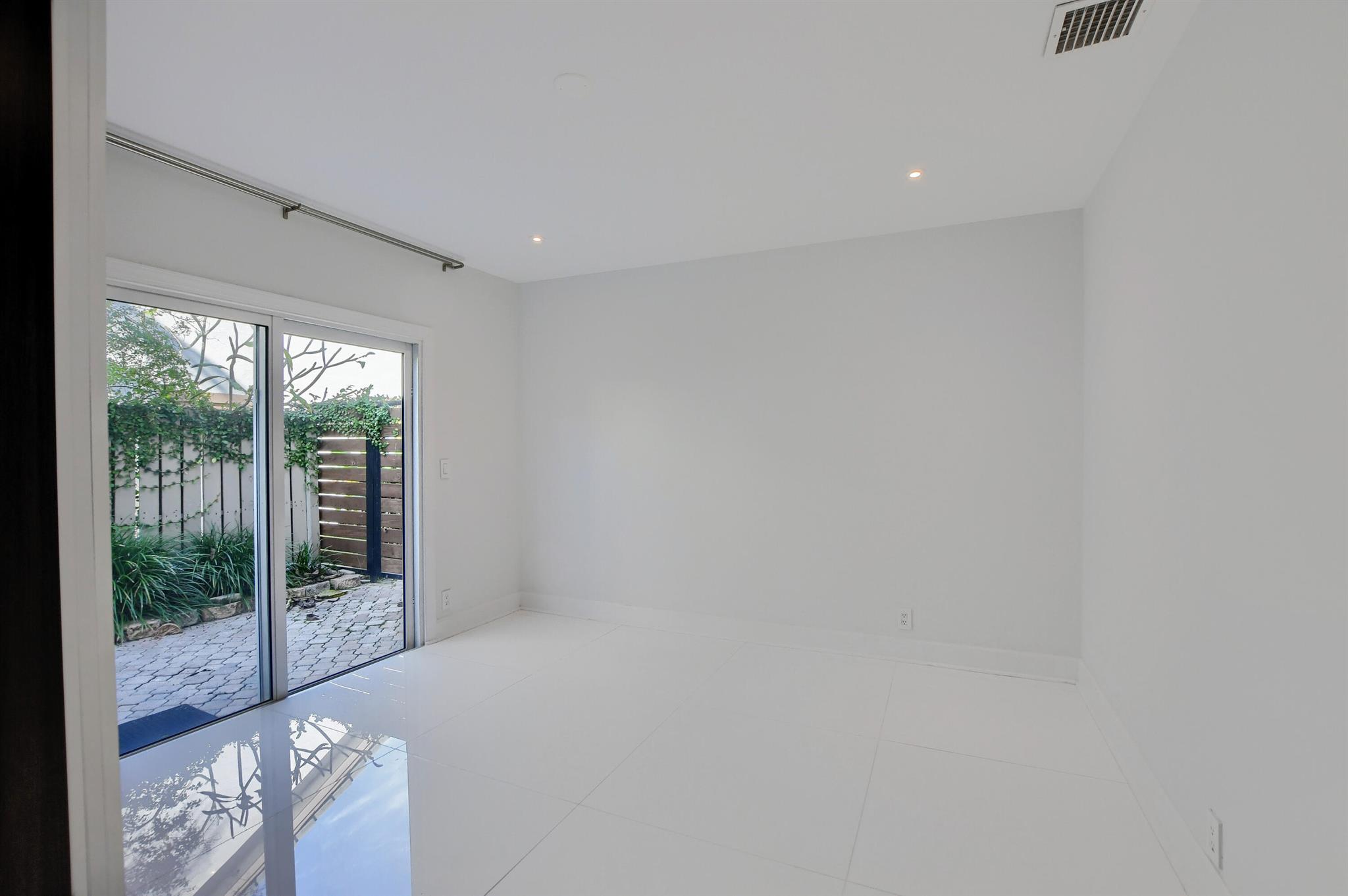 23352 Lago Mar Circle