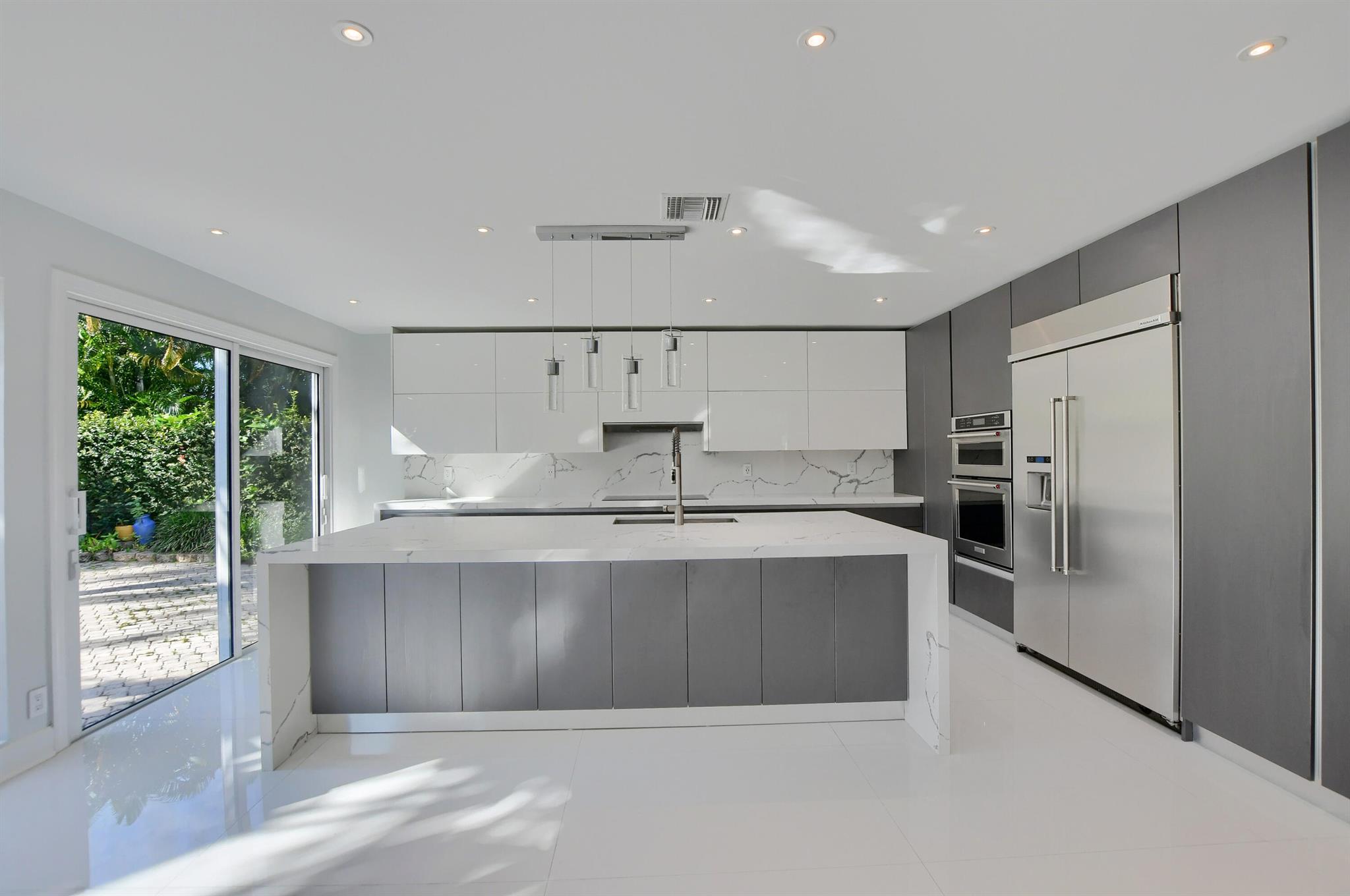 23352 Lago Mar Circle