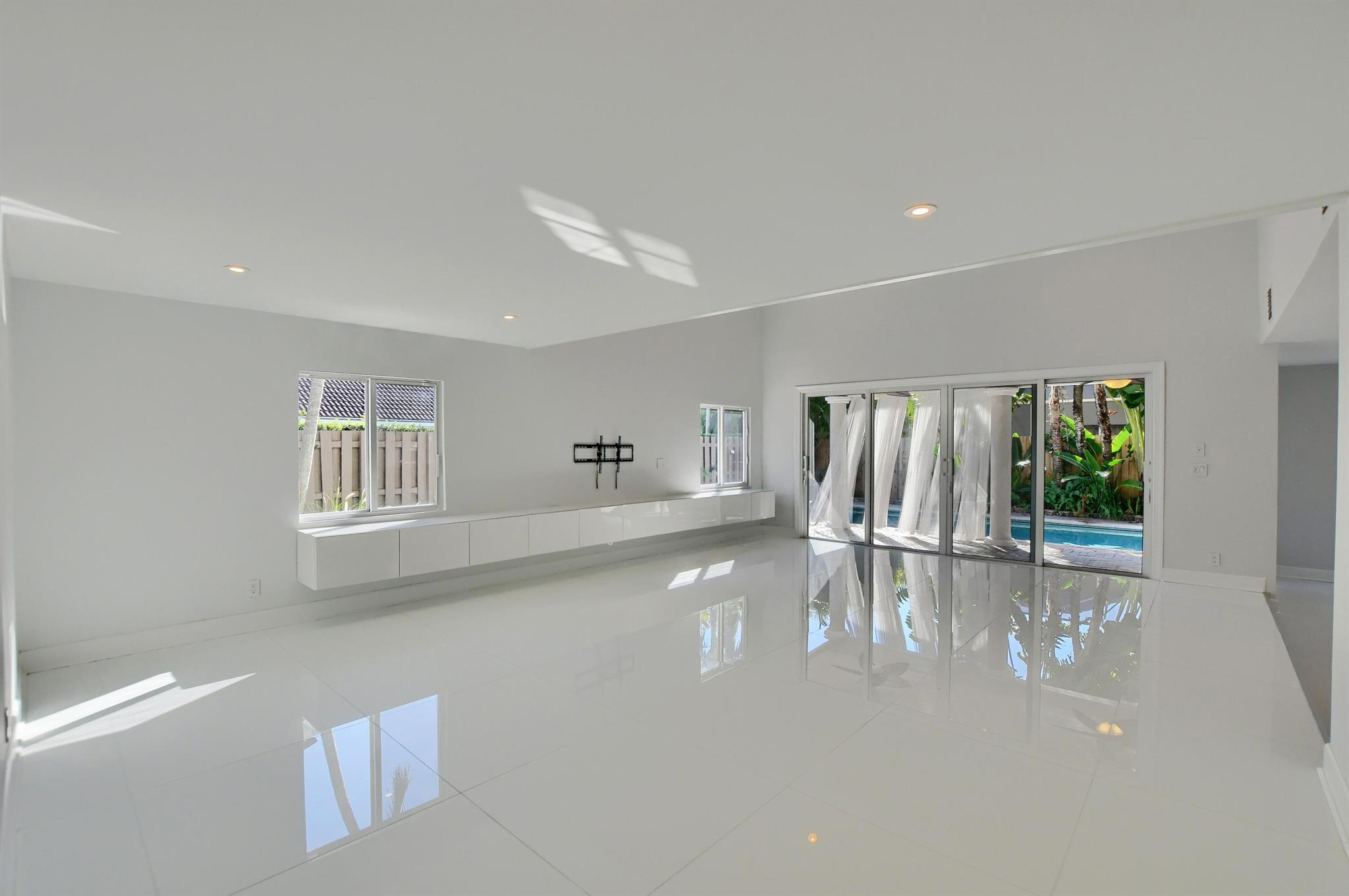 23352 Lago Mar Circle