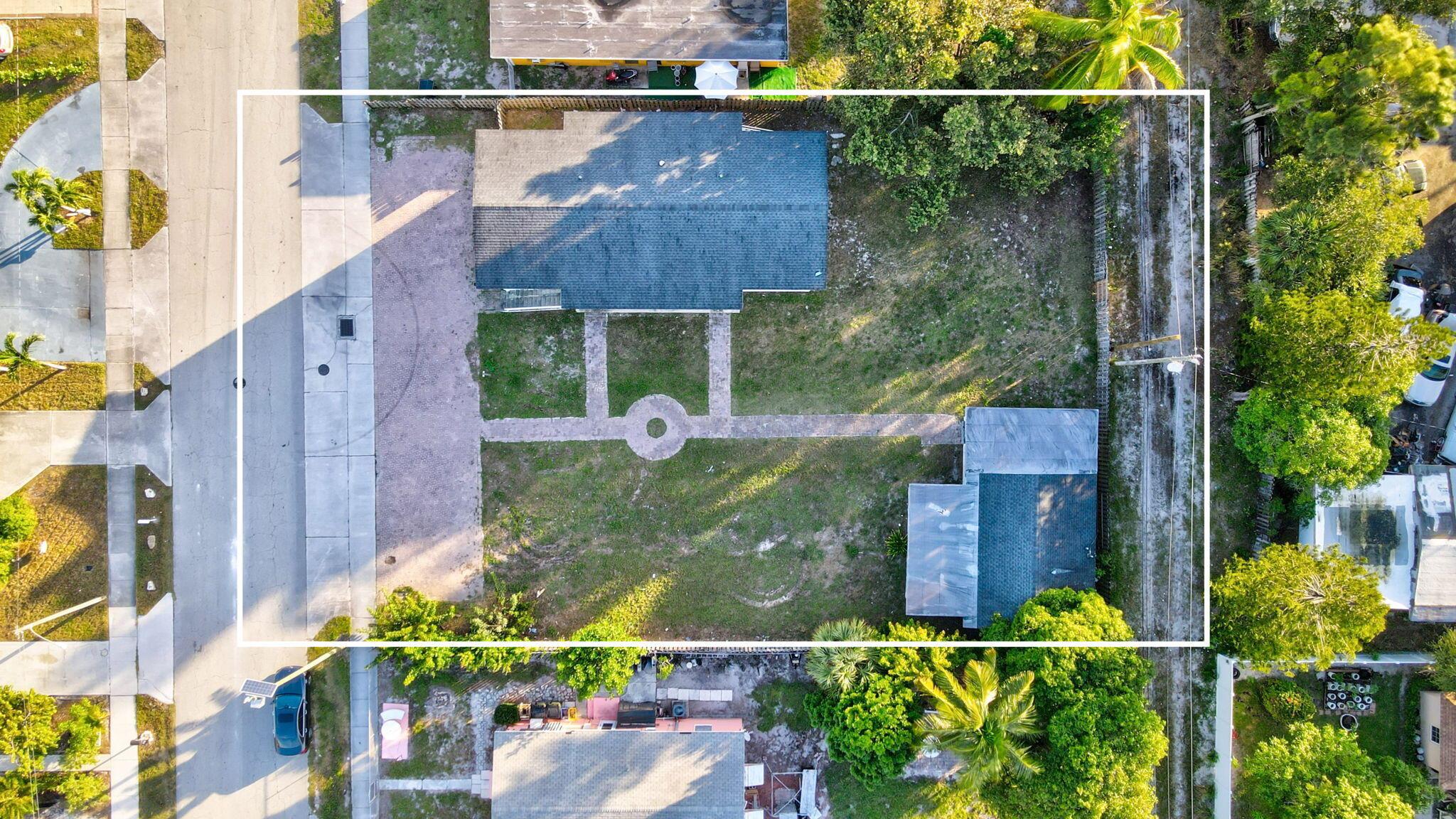 124/122 SW 8th Avenue