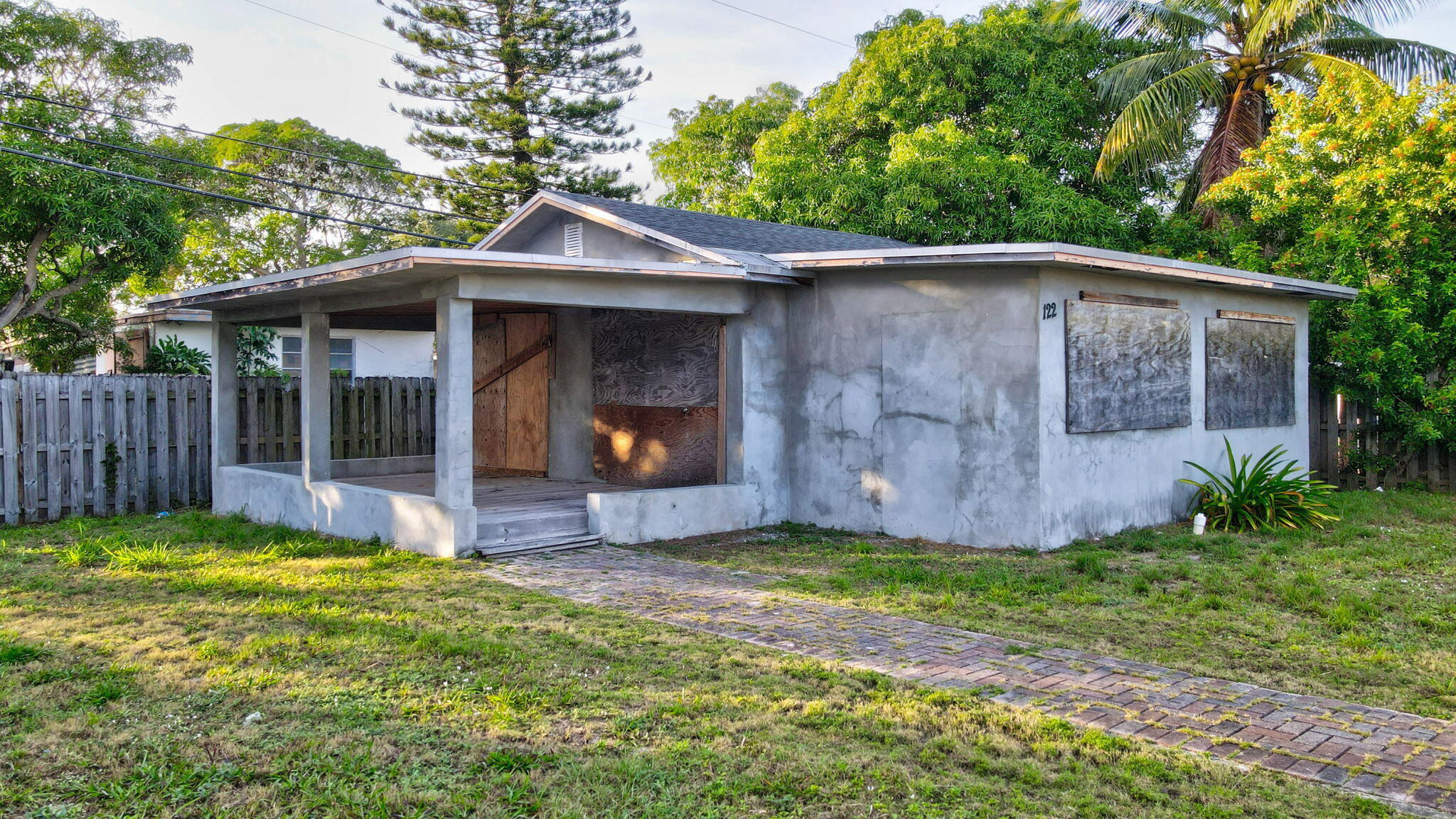 122 SW 8th Avenue