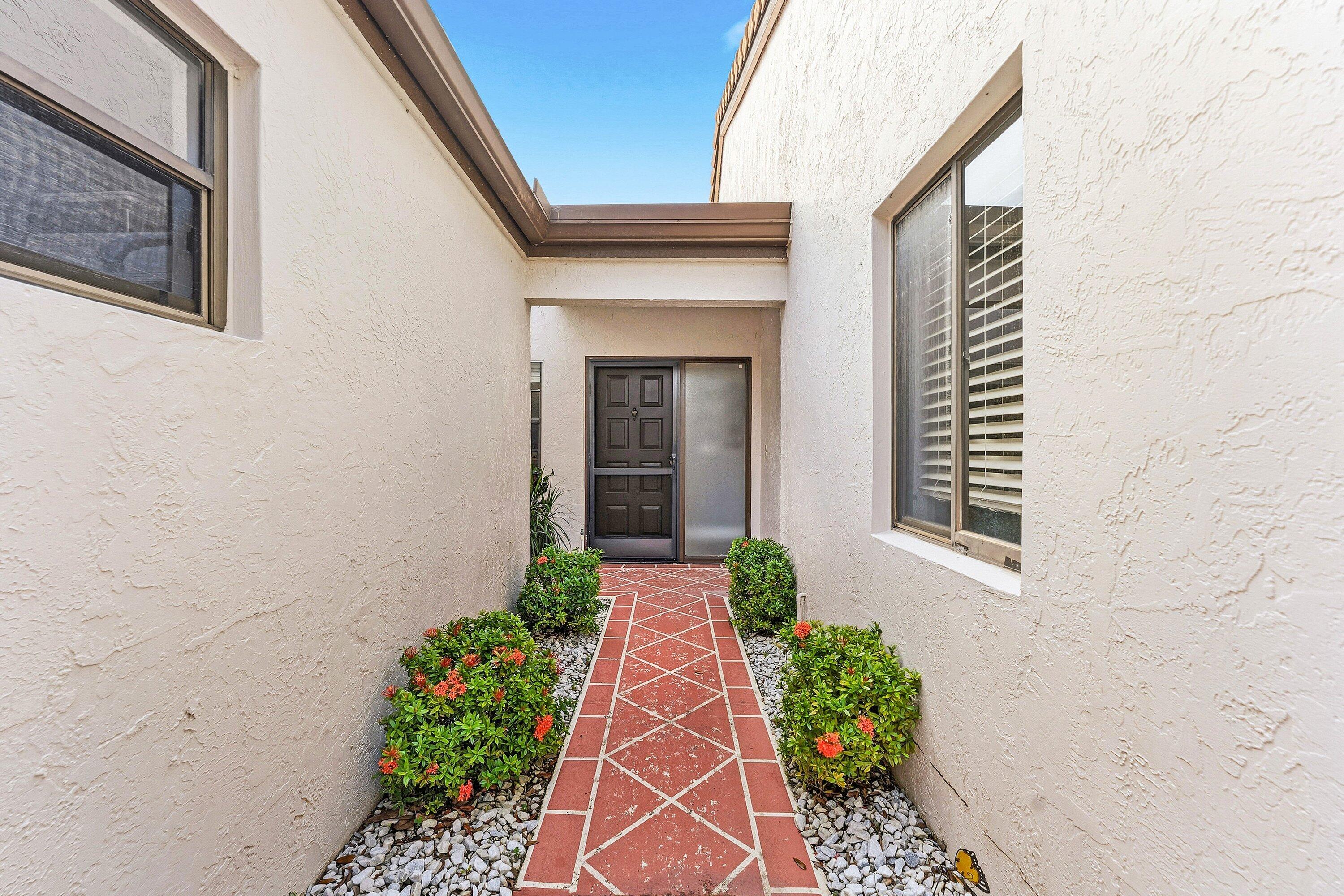 6112 Kings Gate Circle