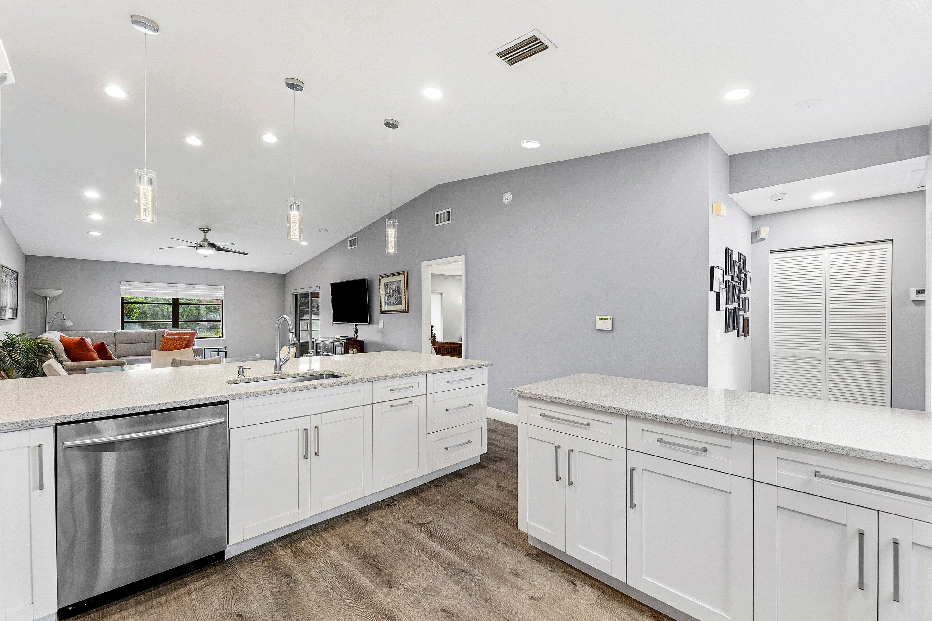 6112 Kings Gate Circle