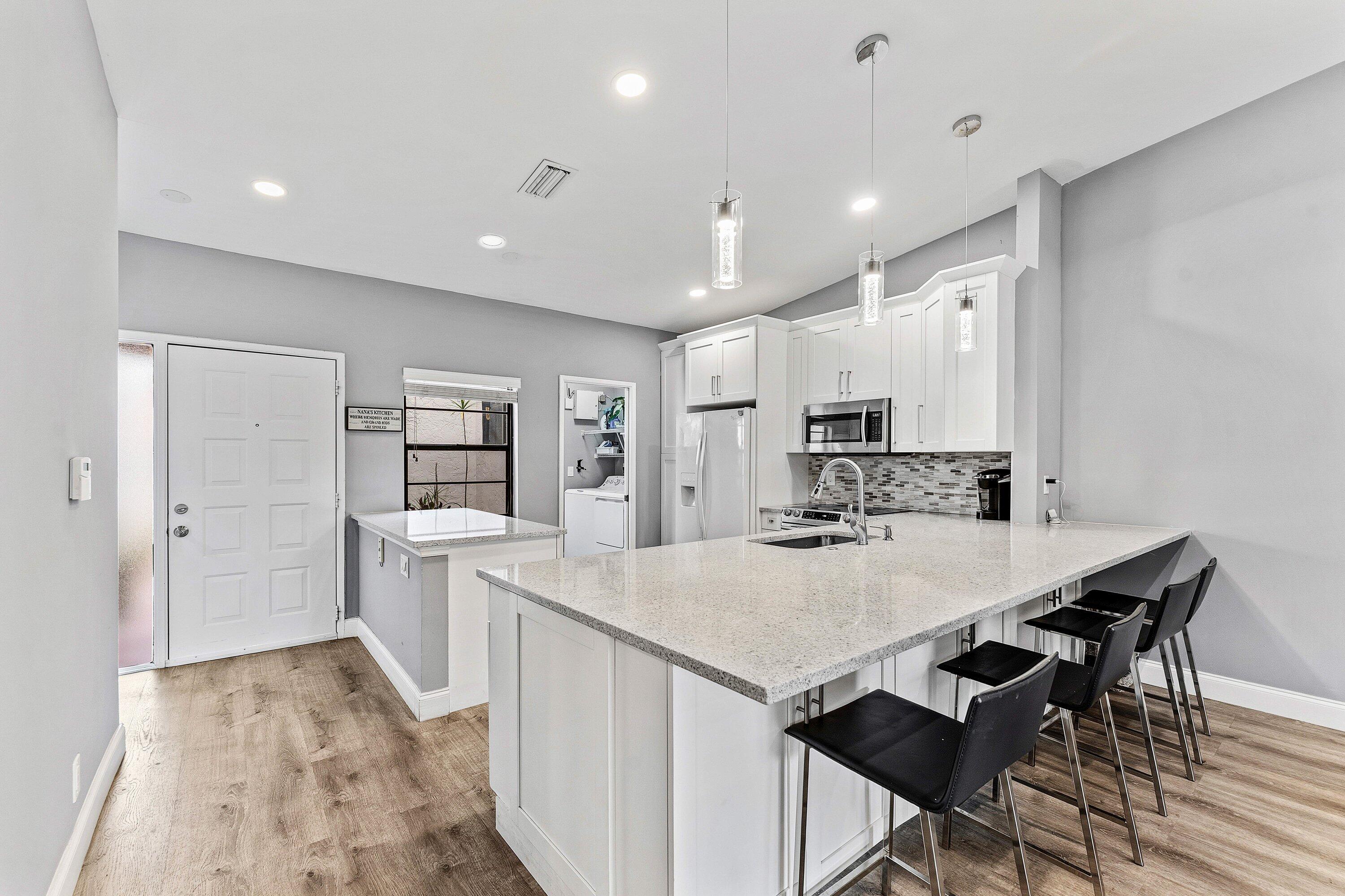 6112 Kings Gate Circle