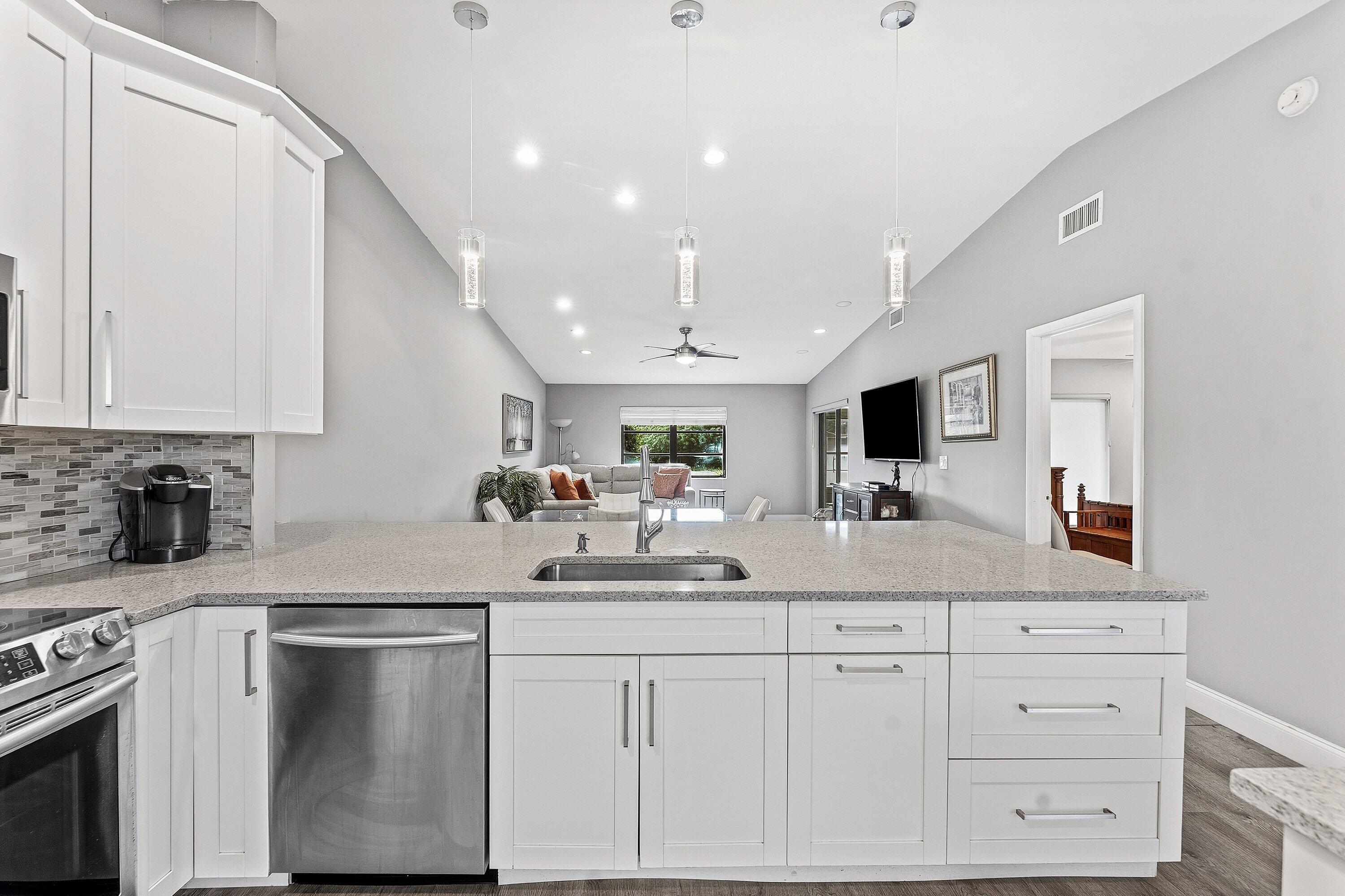 6112 Kings Gate Circle