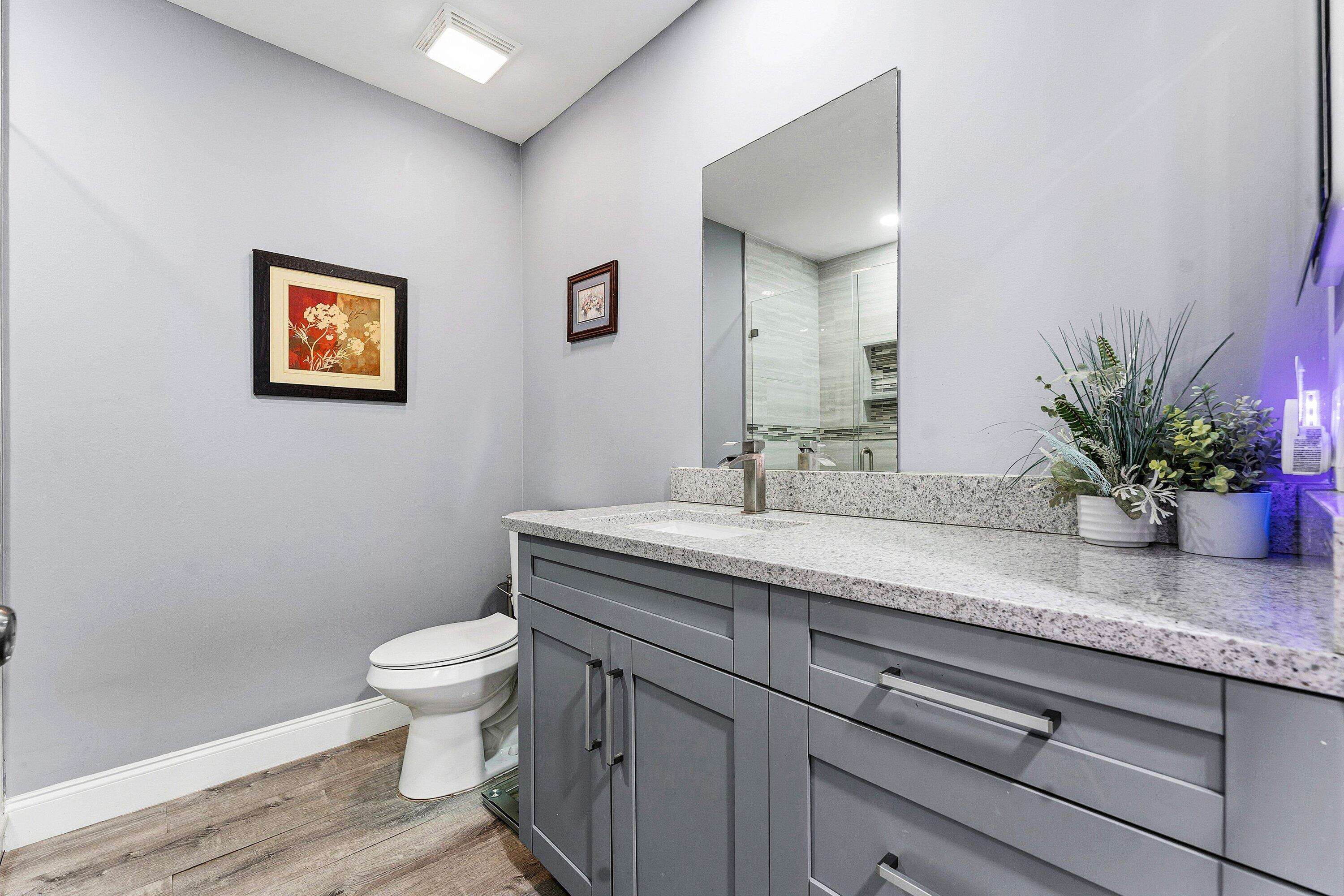 6112 Kings Gate Circle