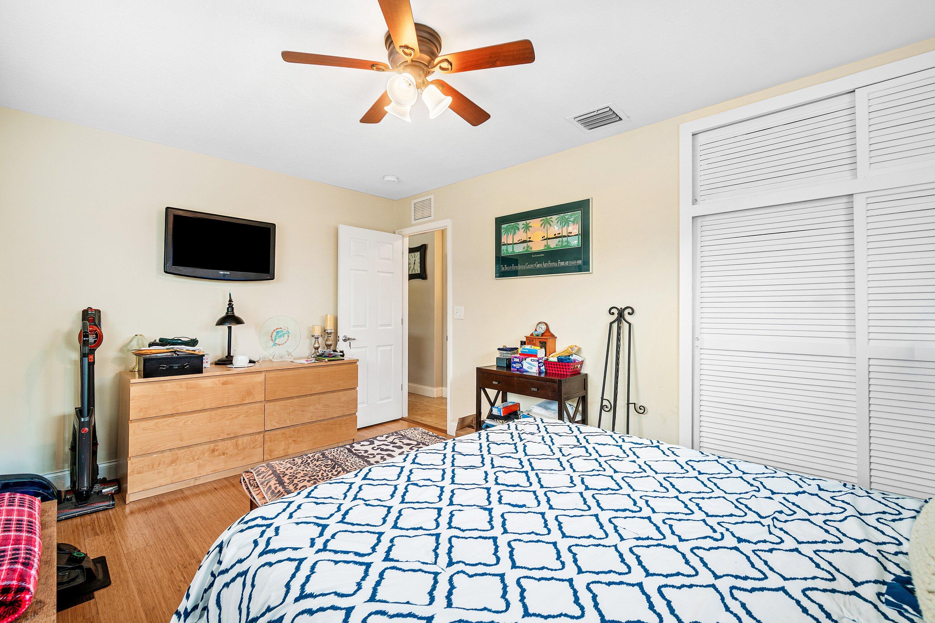 301 Se 10th Court