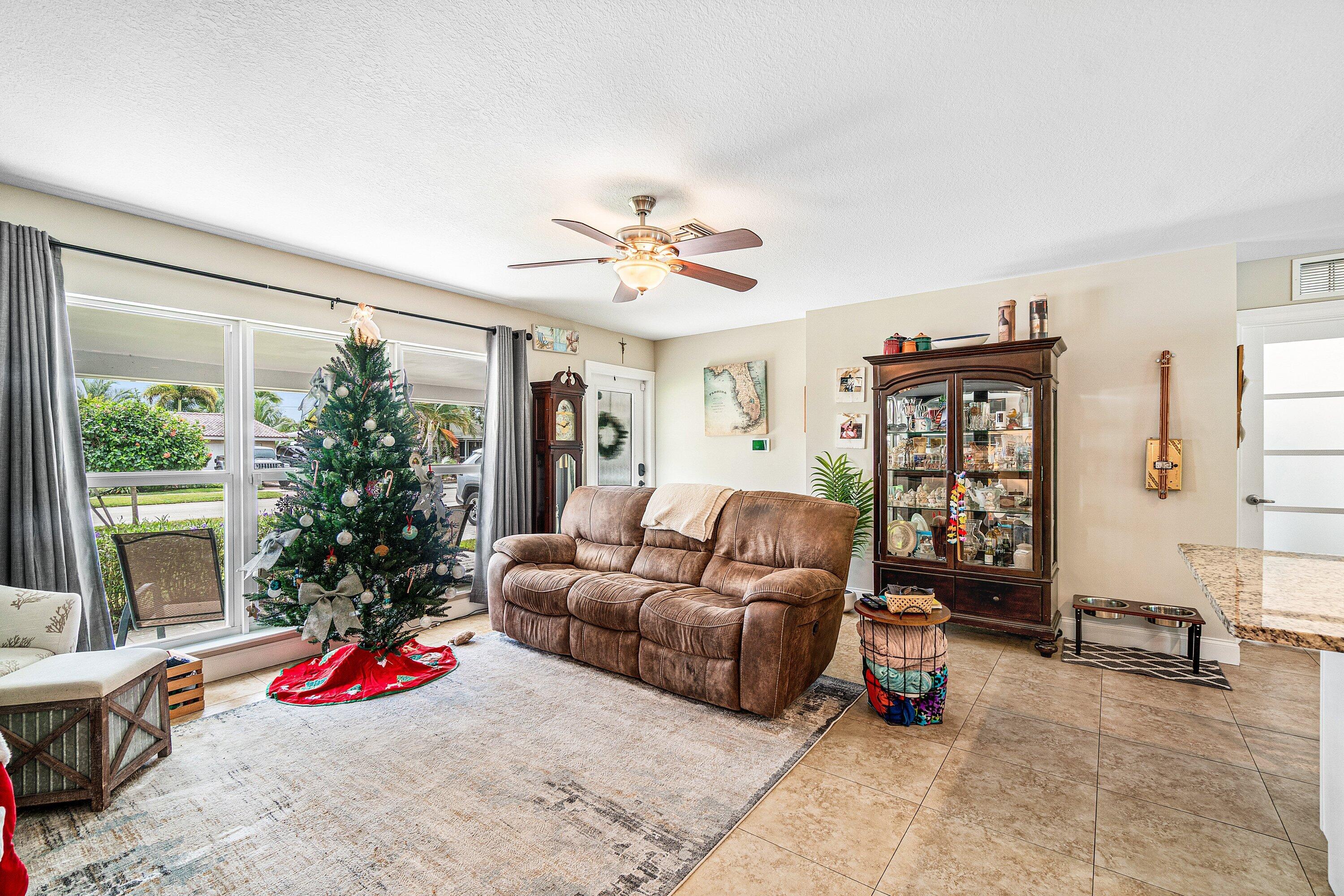 301 Se 10th Court