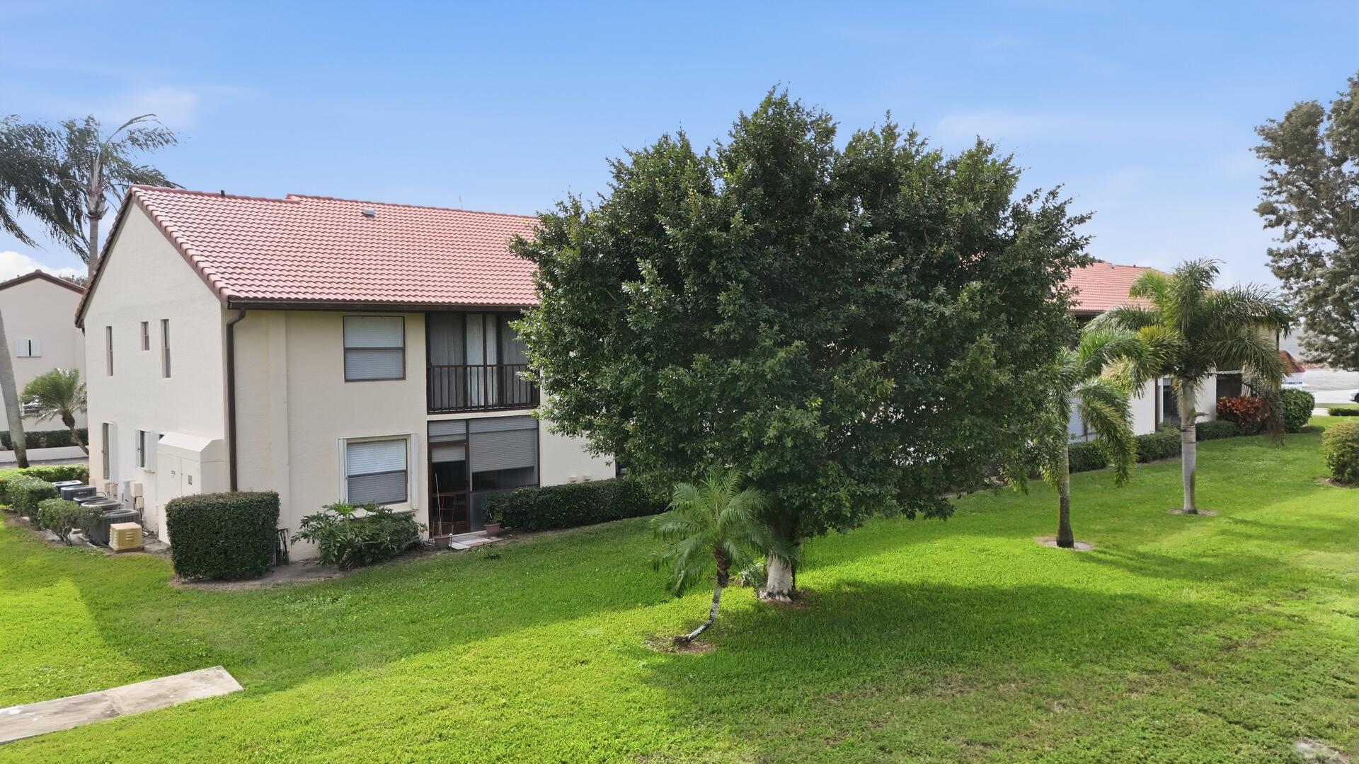 4542 Lucerne Lakes Boulevard E 206