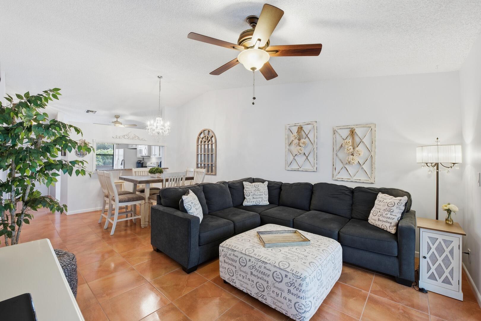 4542 Lucerne Lakes Boulevard E 206