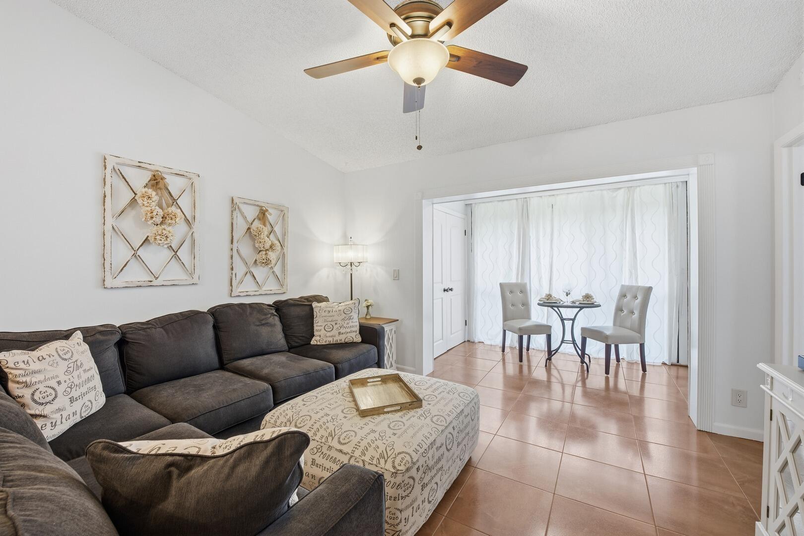 4542 Lucerne Lakes Boulevard E 206