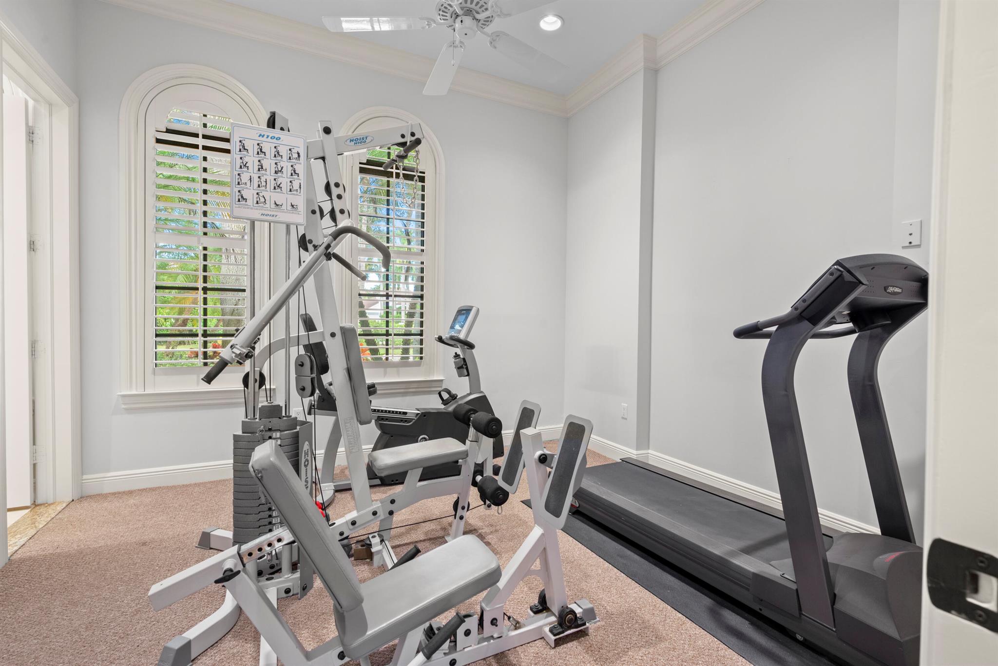 5752 Vintage Oaks Circle