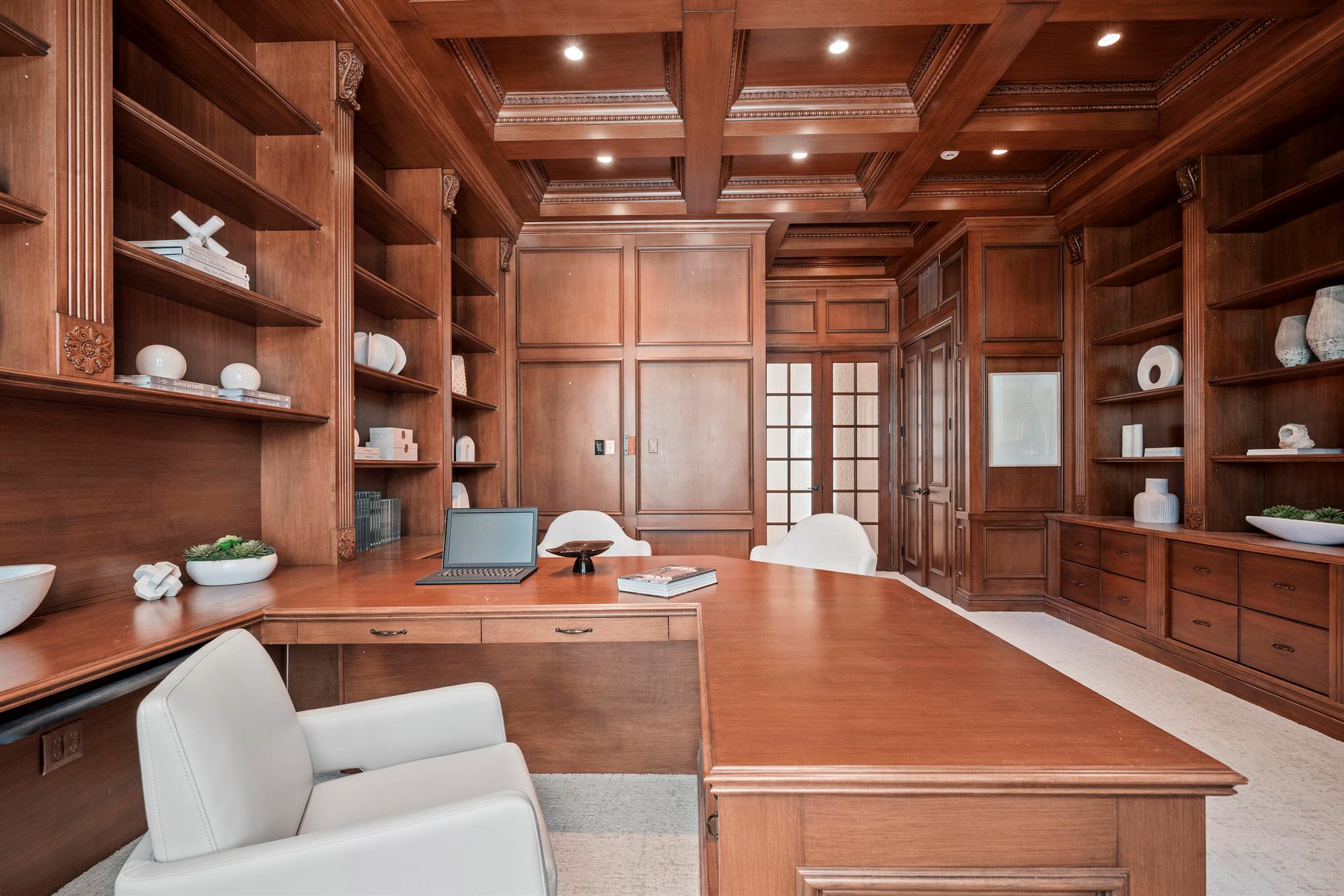 5752 Vintage Oaks Circle