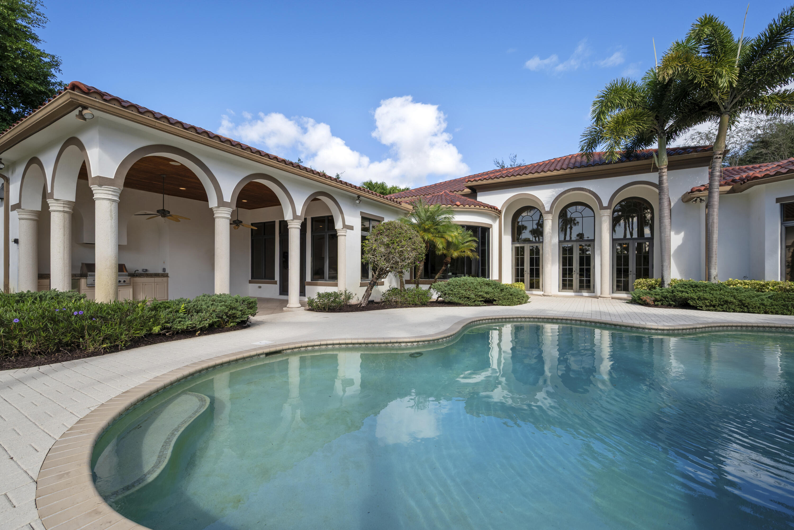 5752 Vintage Oaks Circle