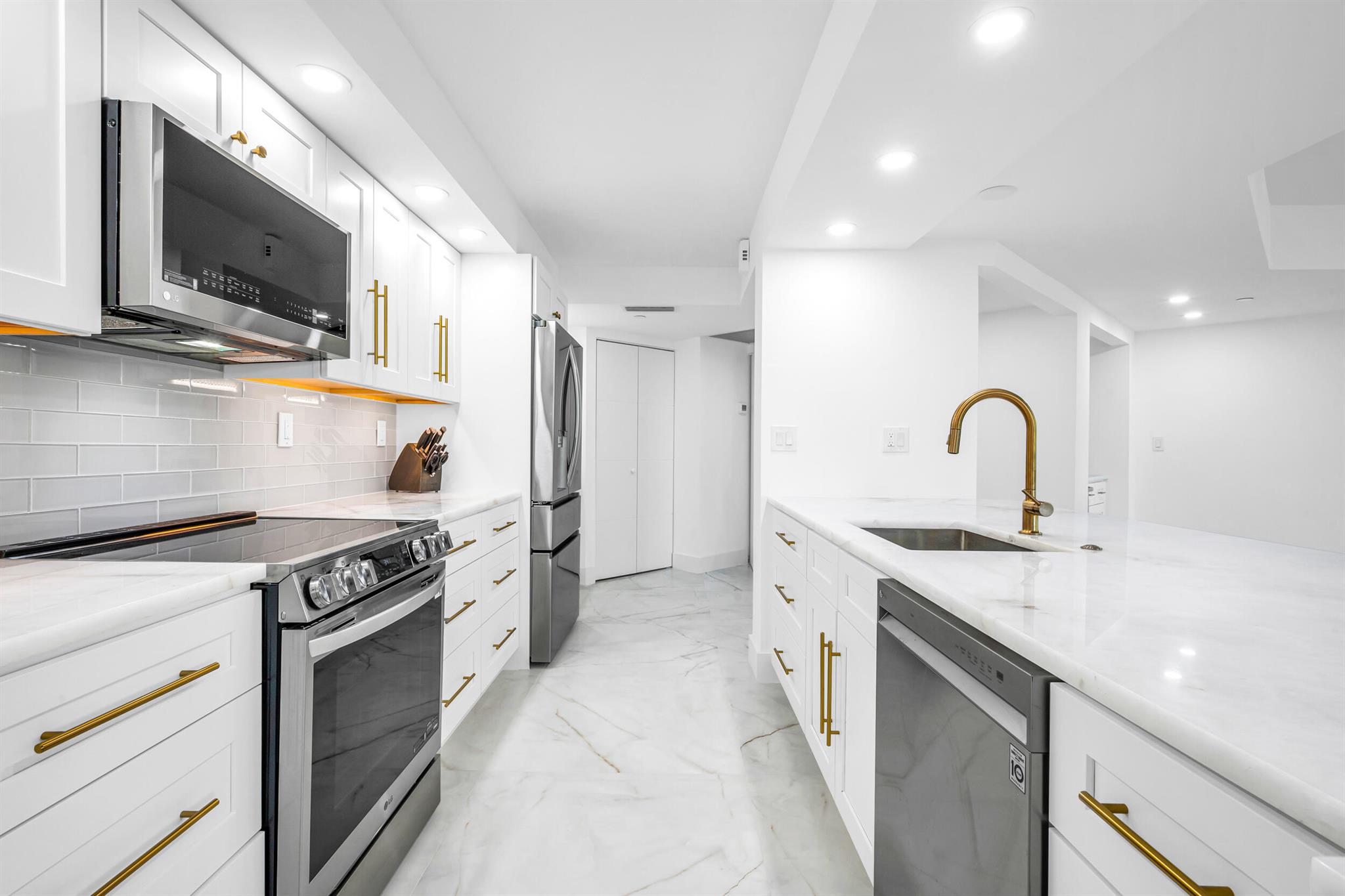 100 SE 5th Avenue 304