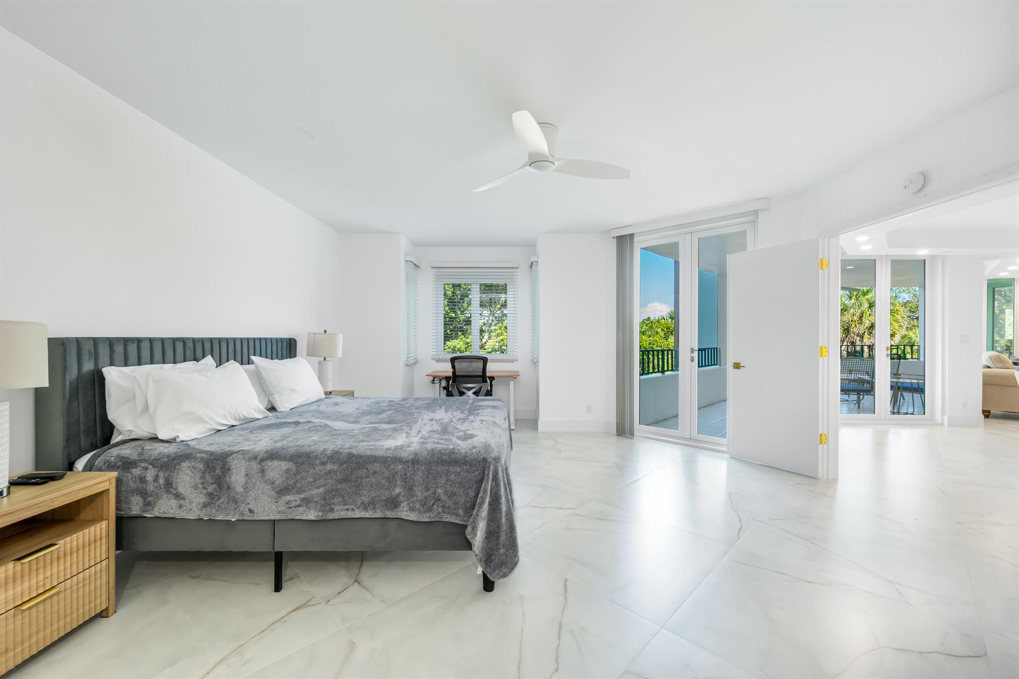 100 SE 5th Avenue 304