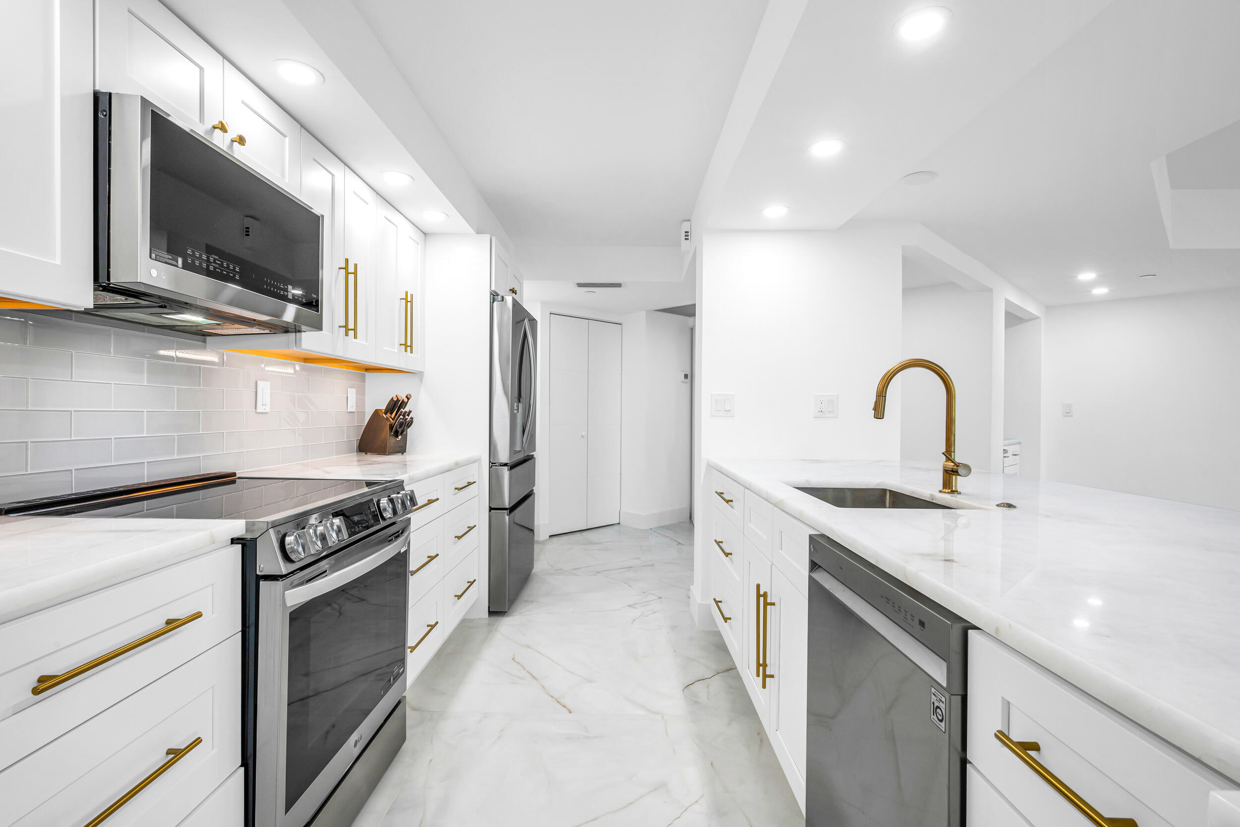 100 SE 5th Avenue 304