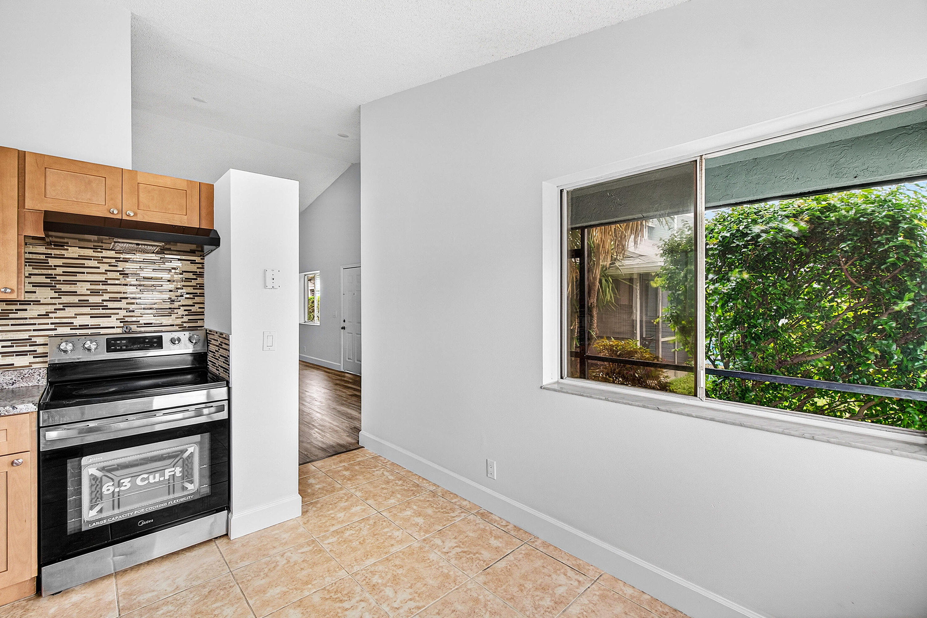 3795 Island Club Circle E 10