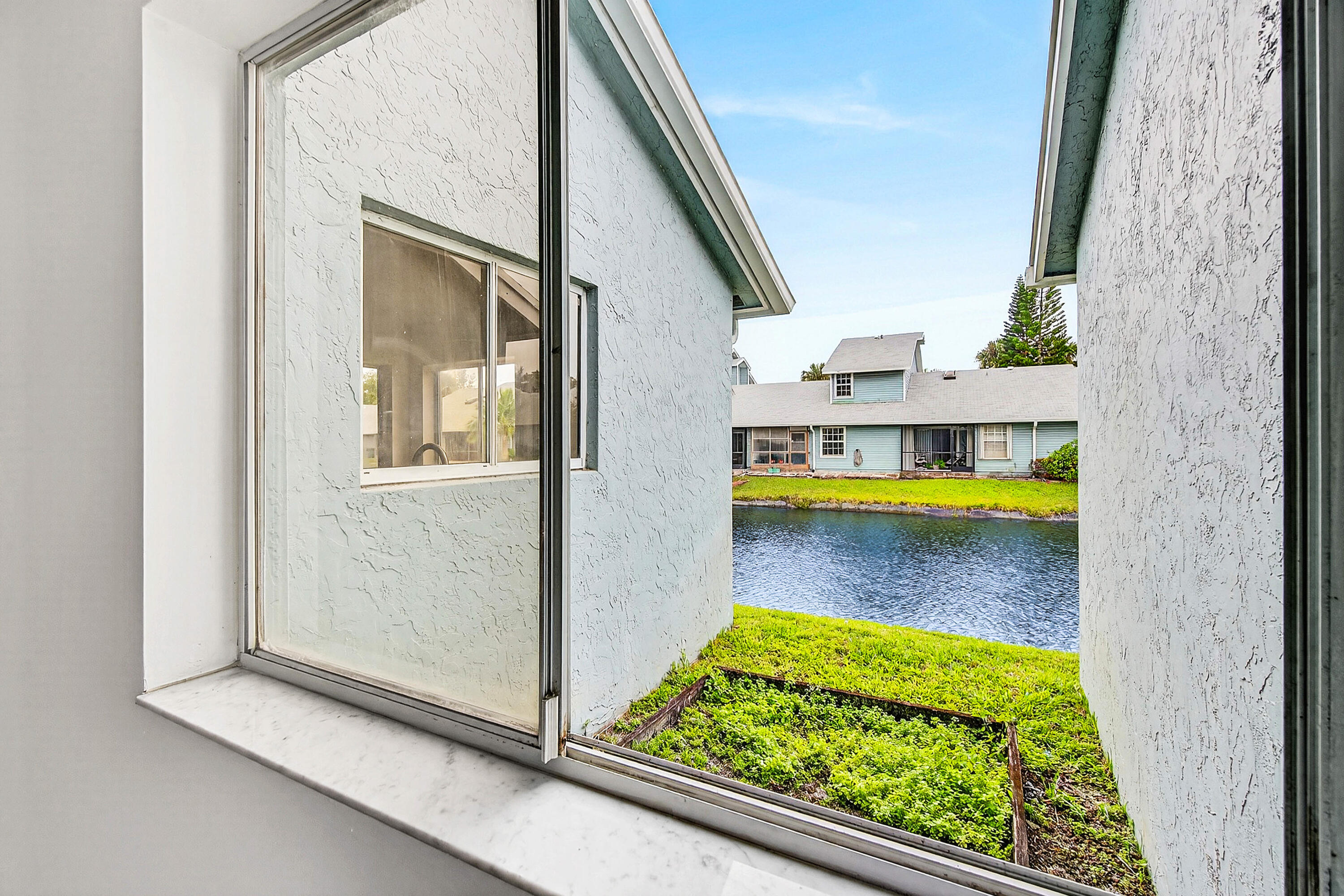 3795 Island Club Circle E 10