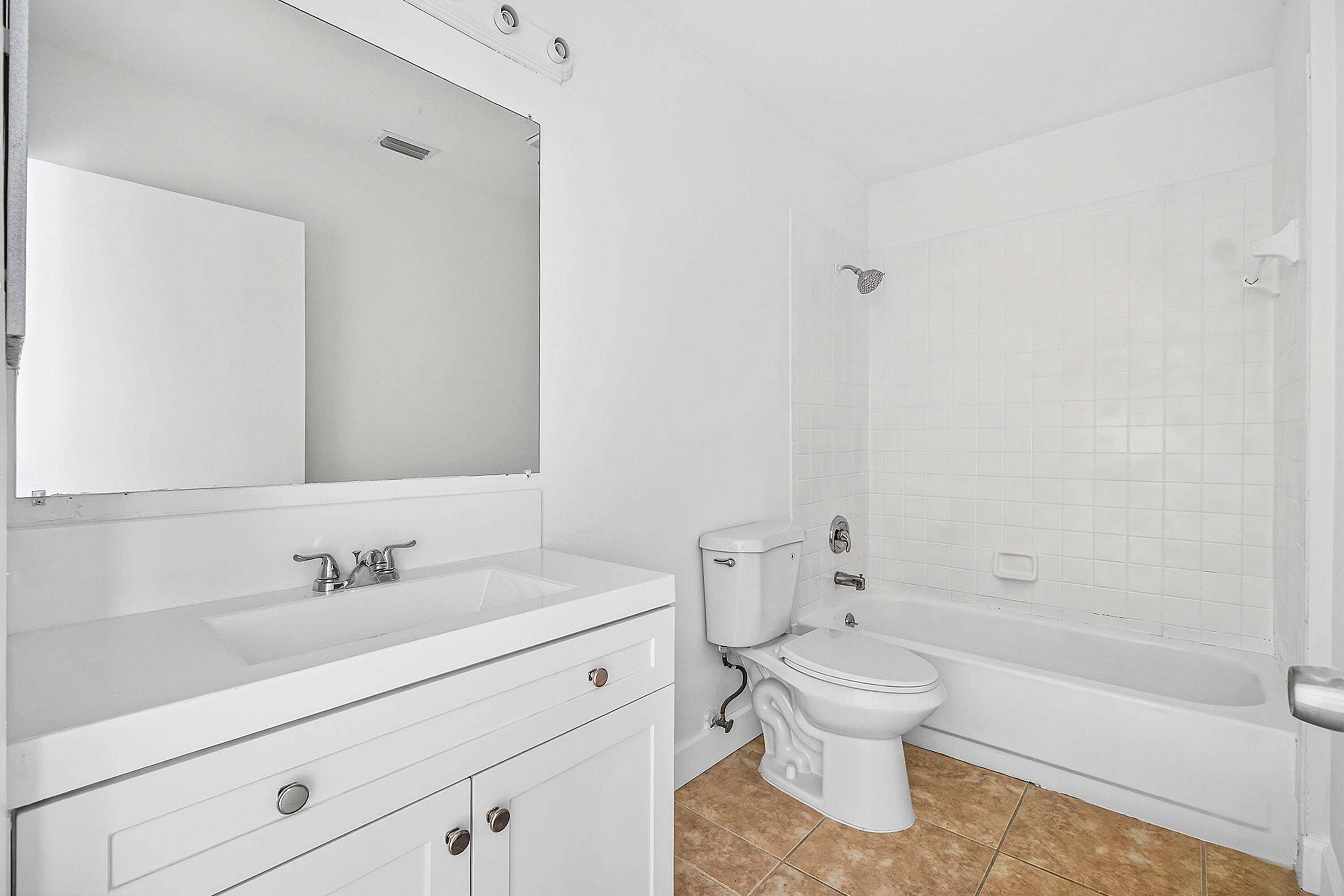 3795 Island Club Circle E 10