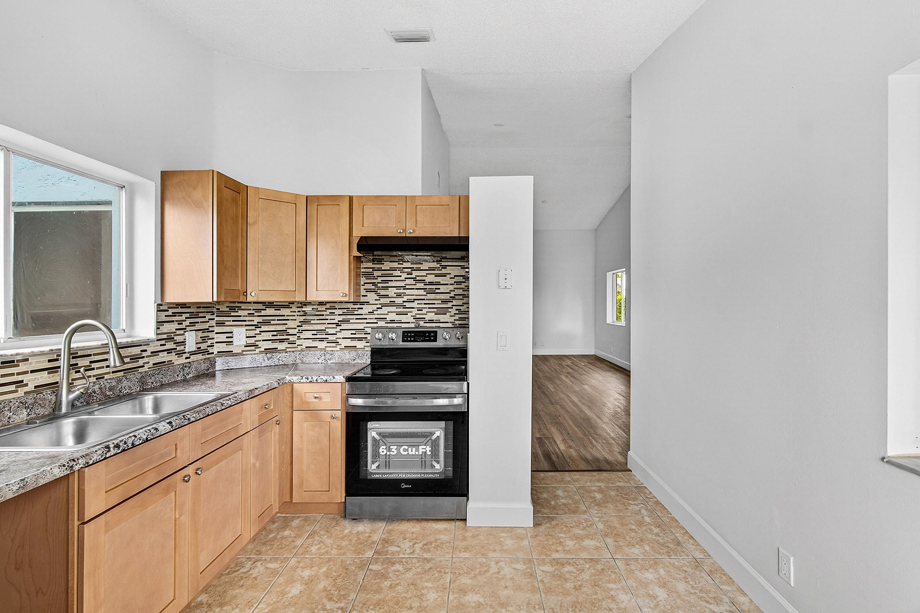 3795 Island Club Circle E 10