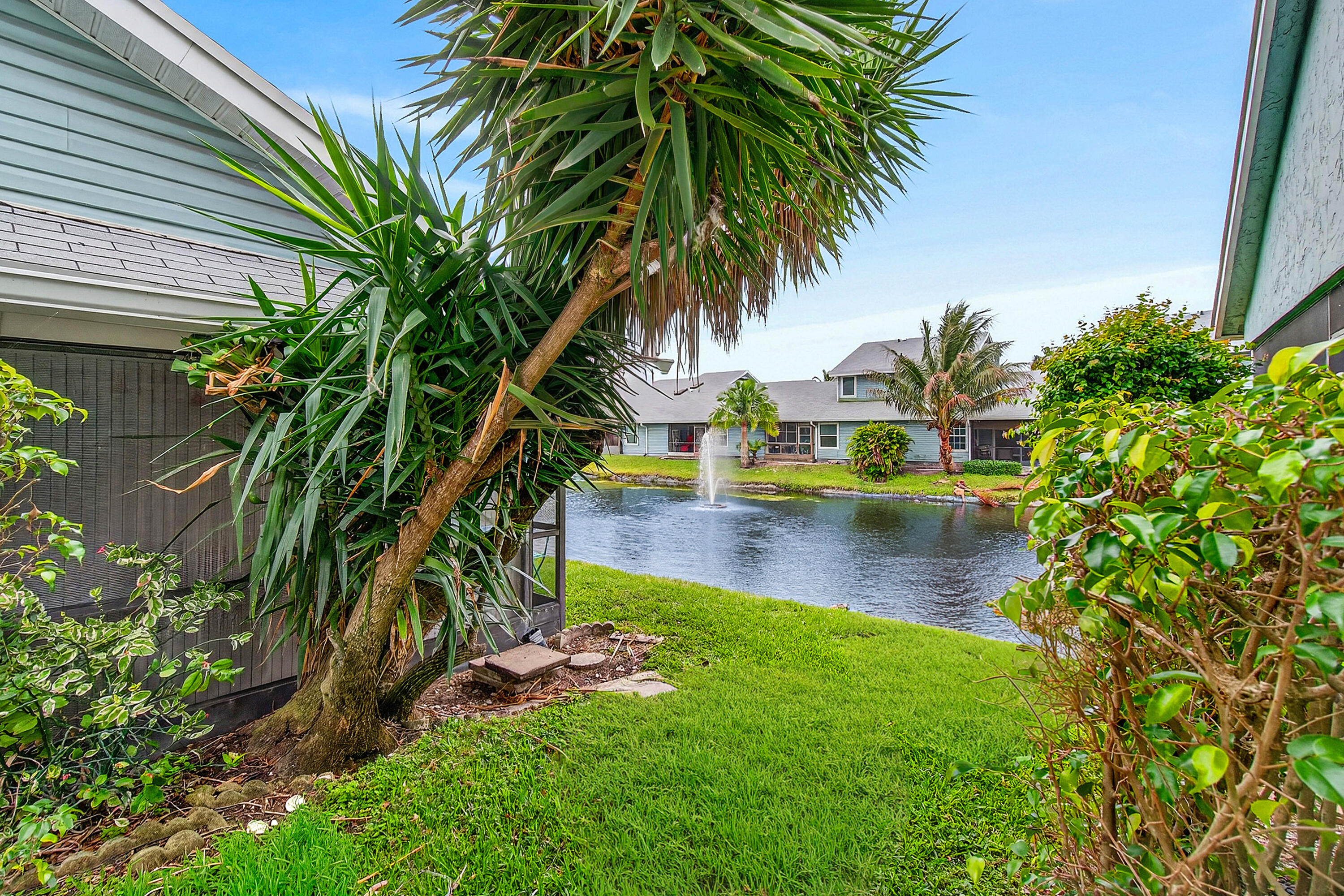 3795 Island Club Circle E 10