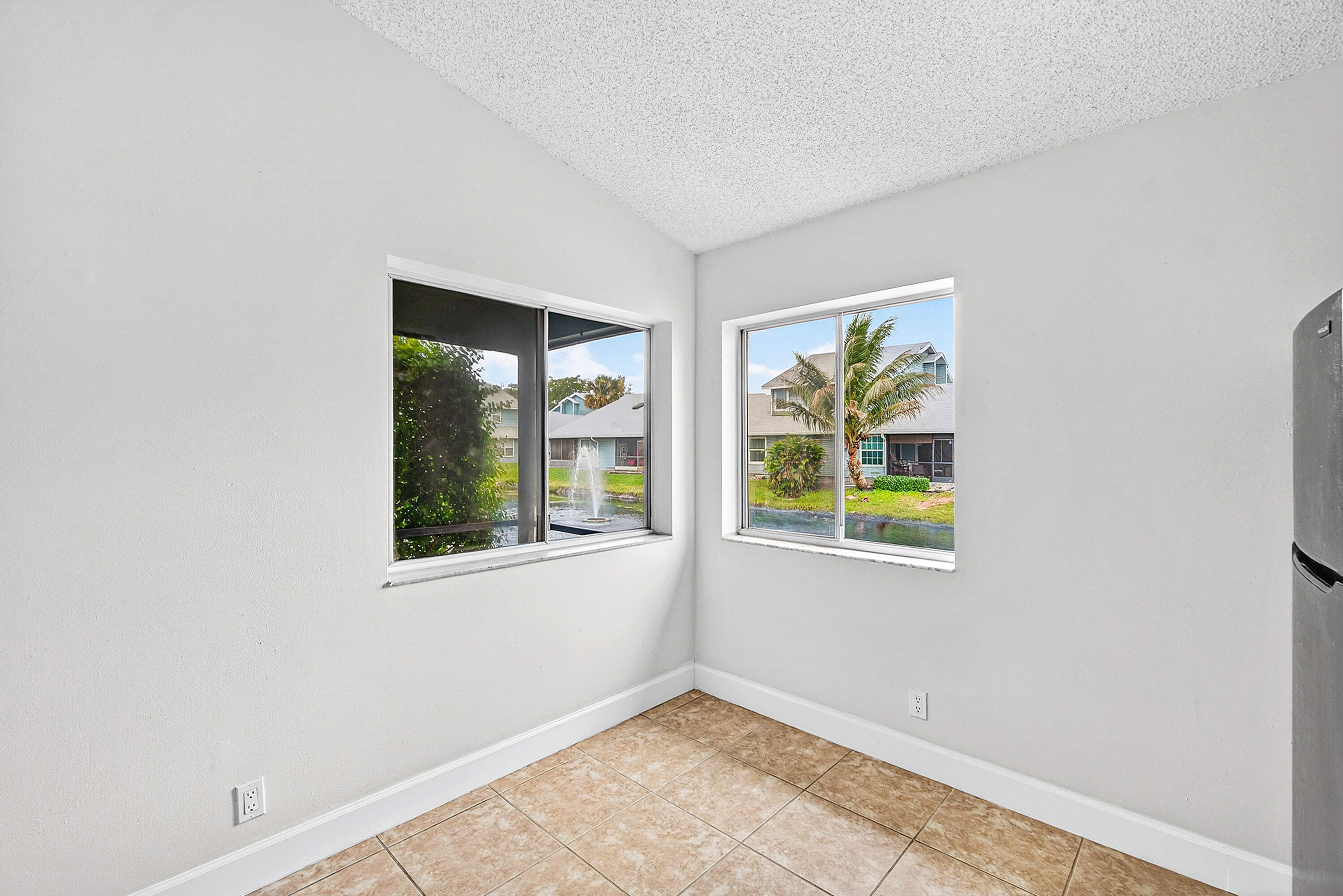 3795 Island Club Circle E 10