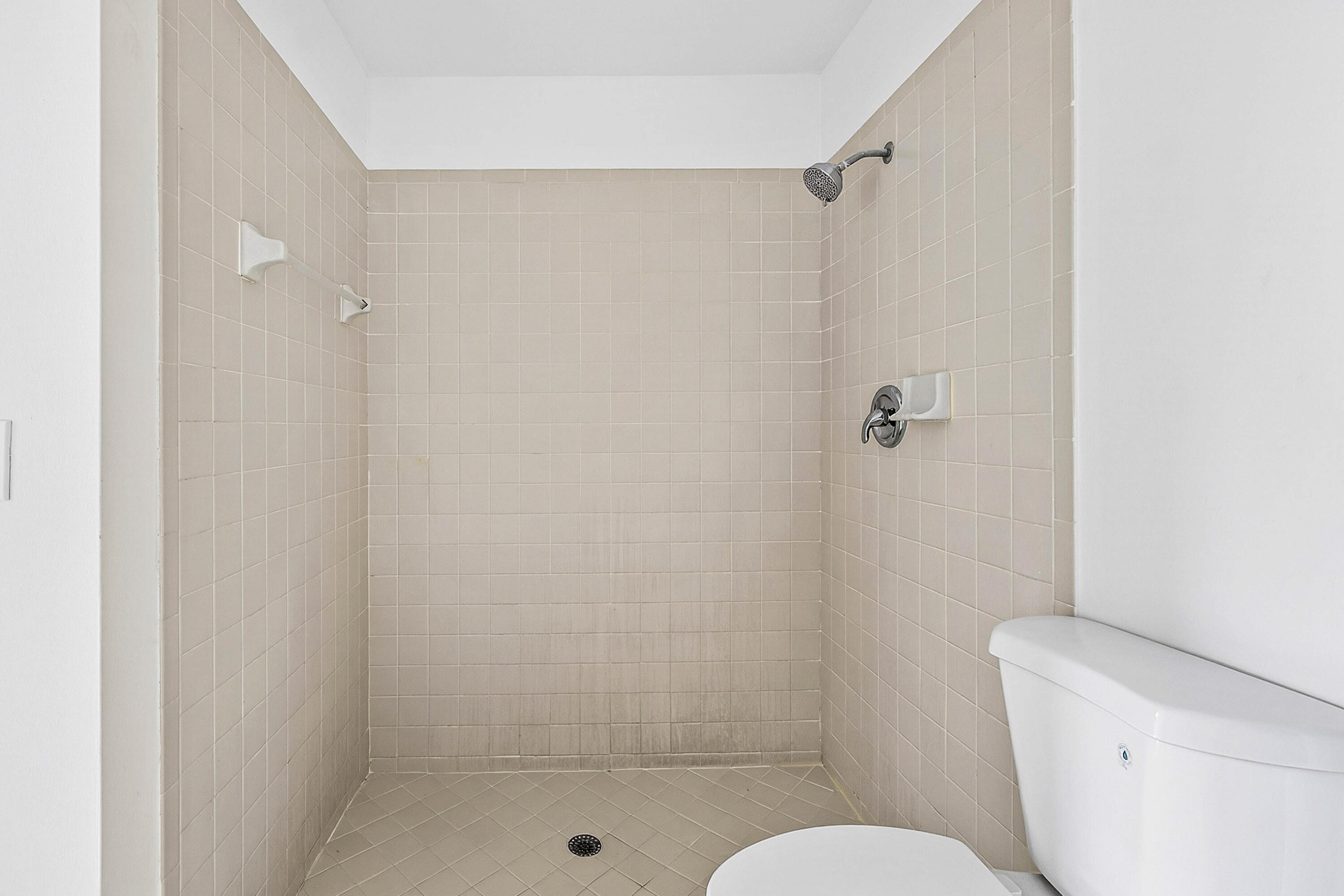 3795 Island Club Circle E 10