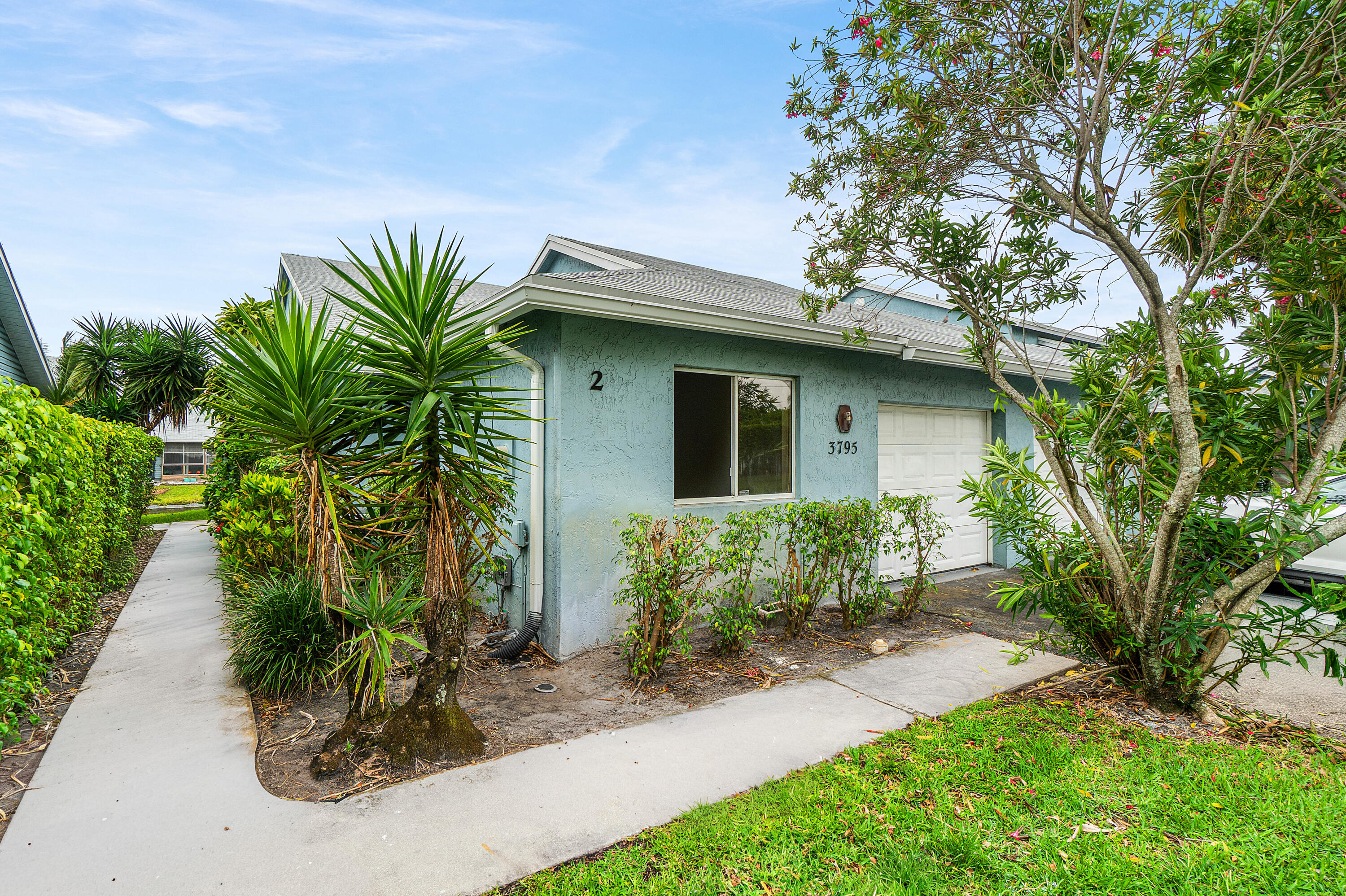3795 Island Club Circle E 10