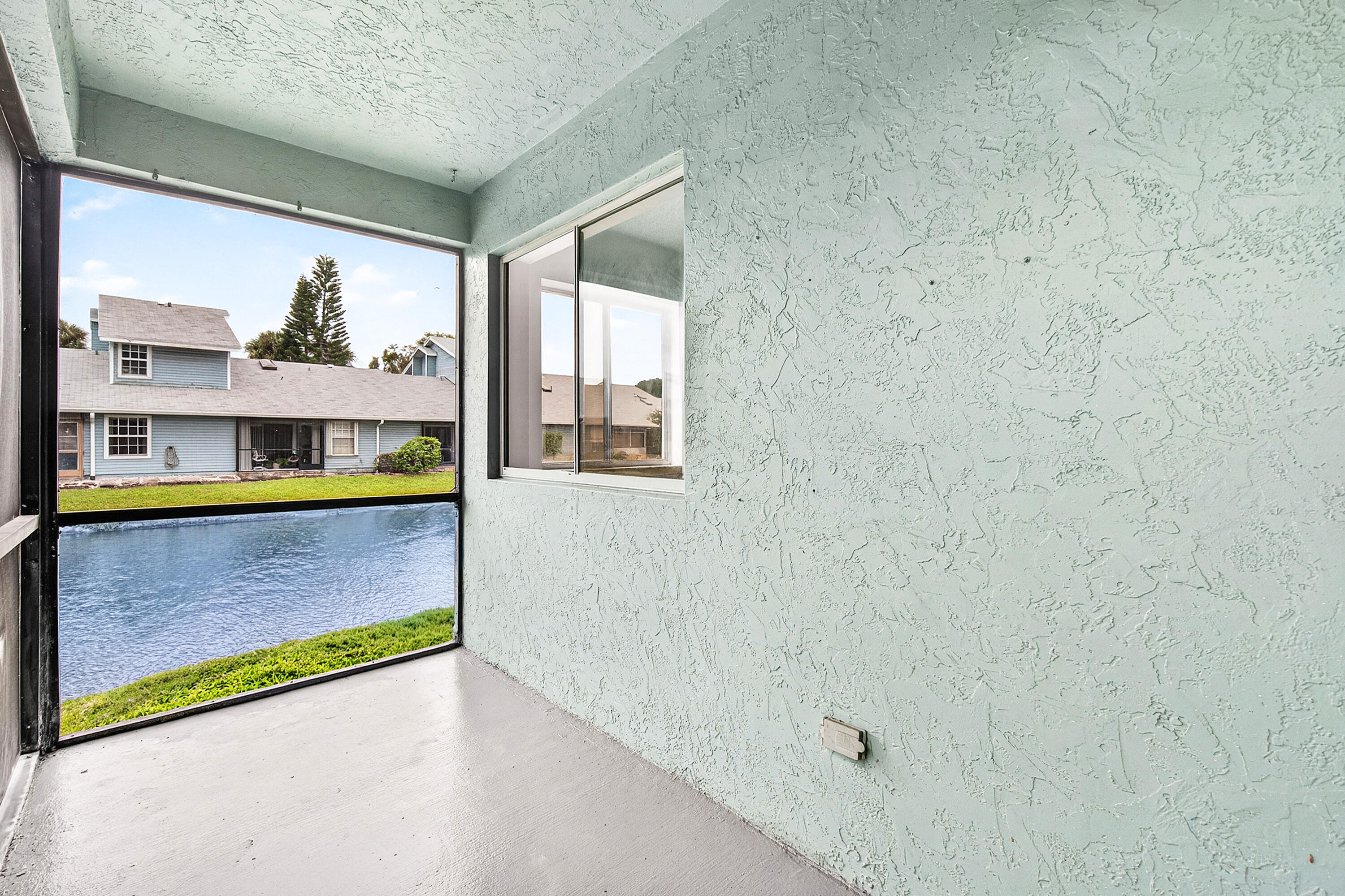 3795 Island Club Circle E 10
