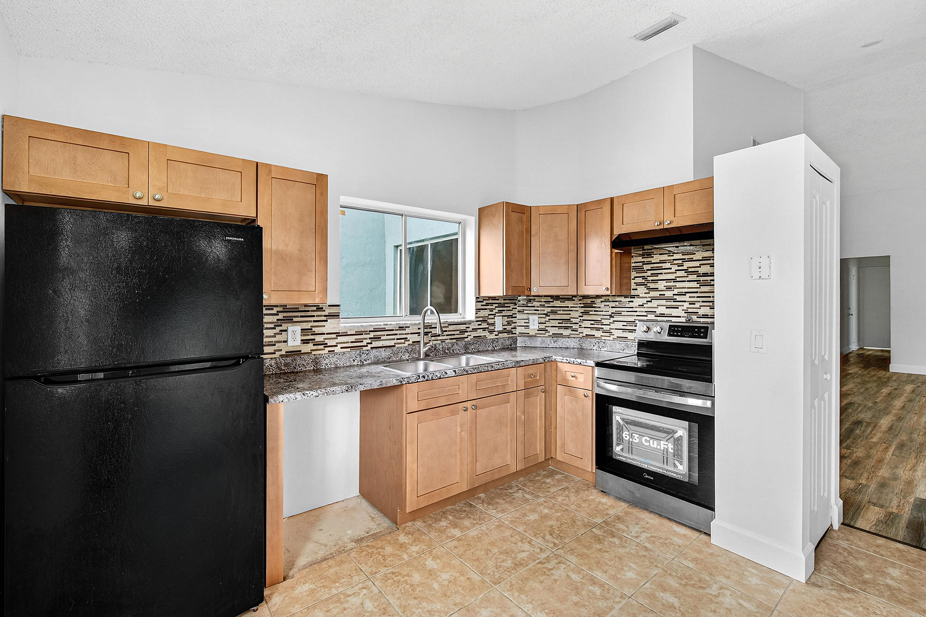 3795 Island Club Circle E 10