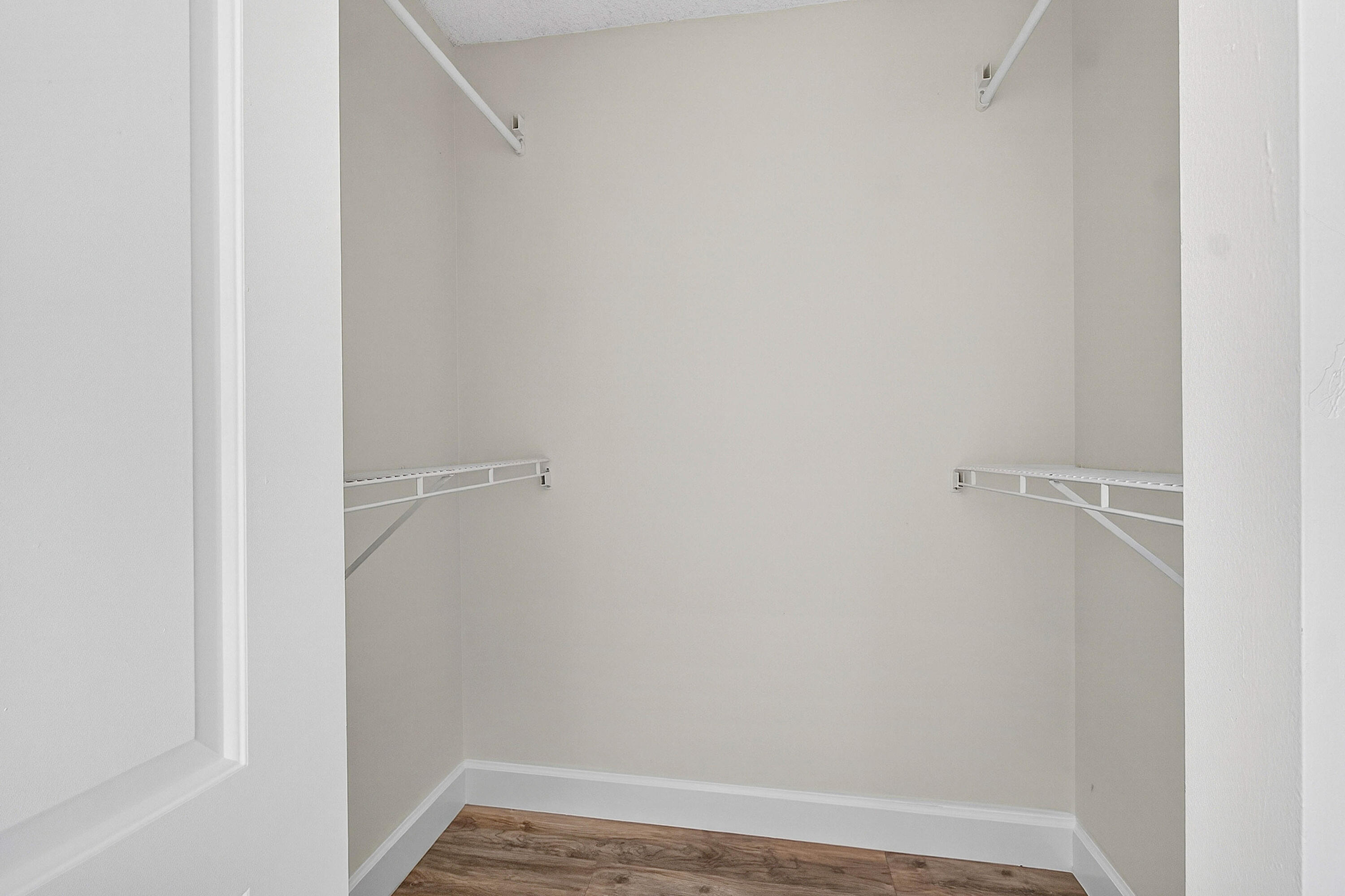 3795 Island Club Circle E 10